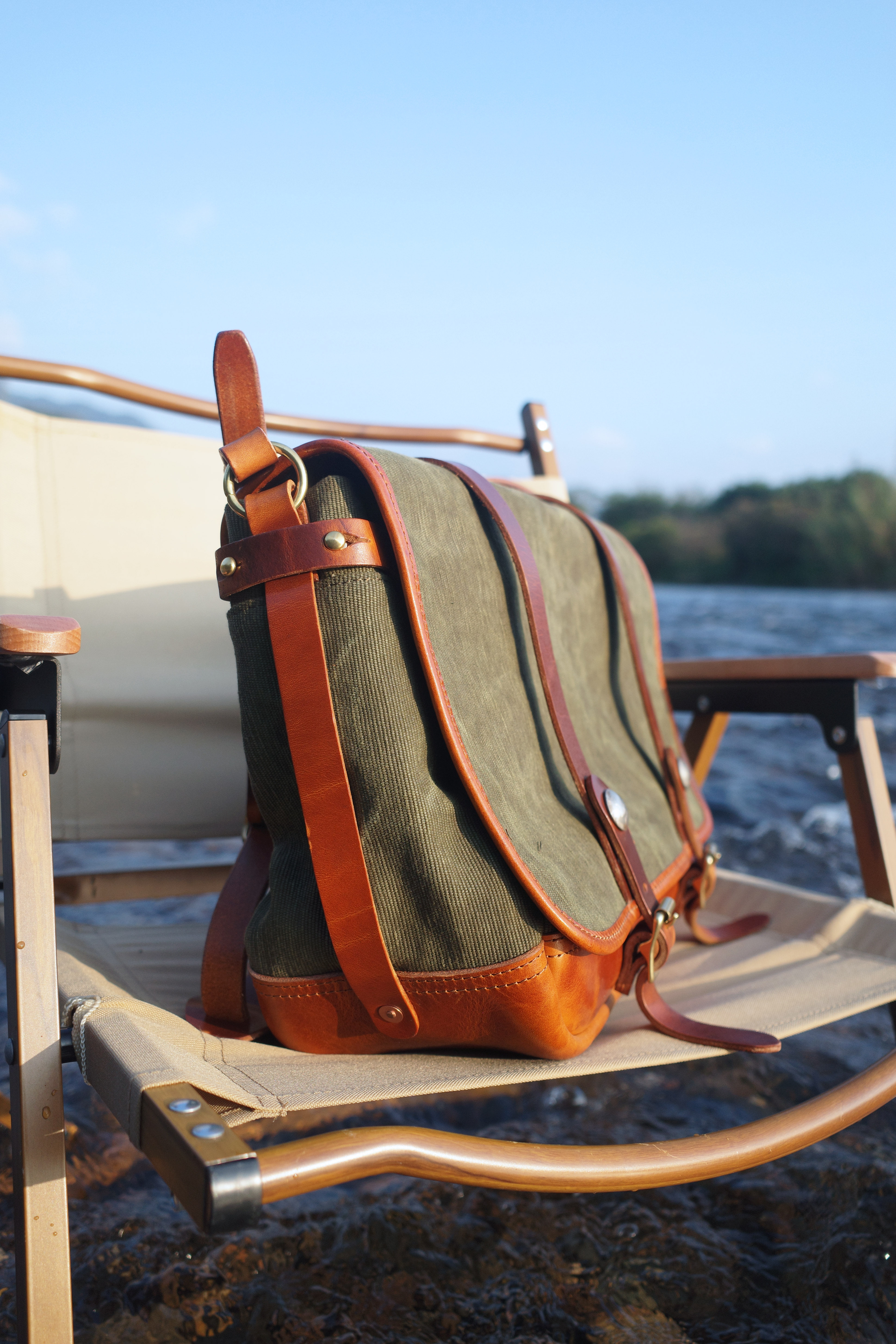 Canvas messenger bag