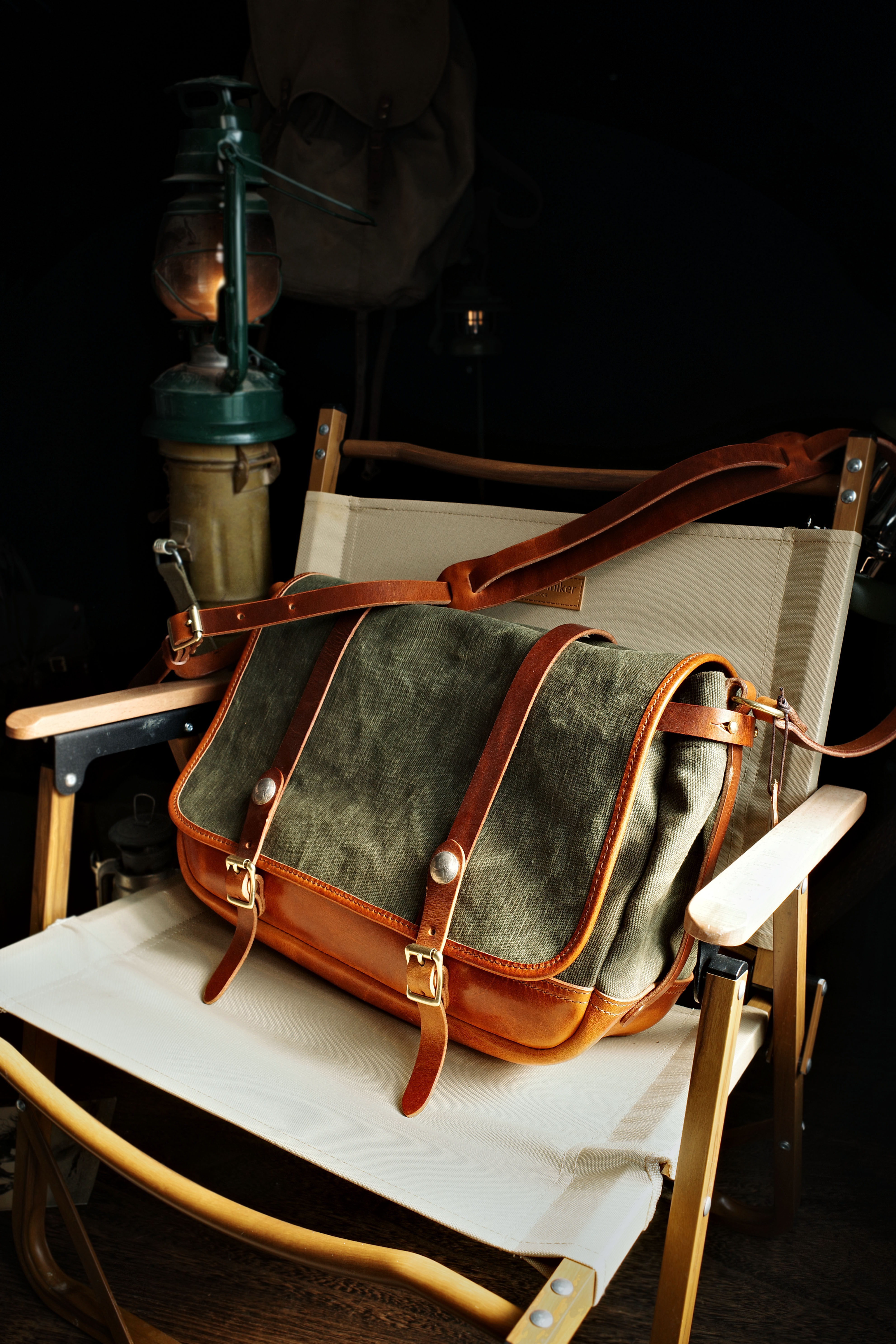 Canvas messenger bag