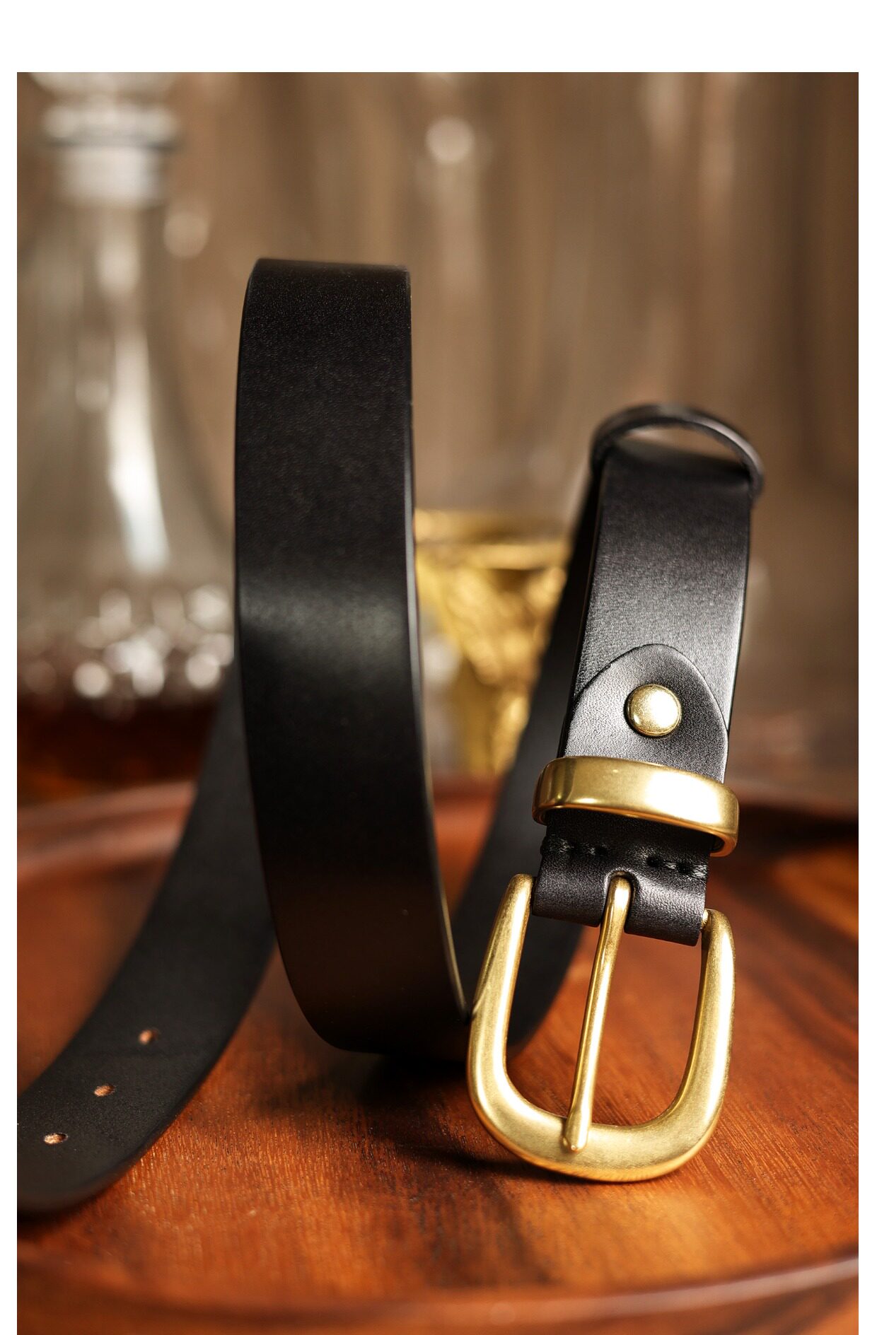 Horseshoe buckle belt
