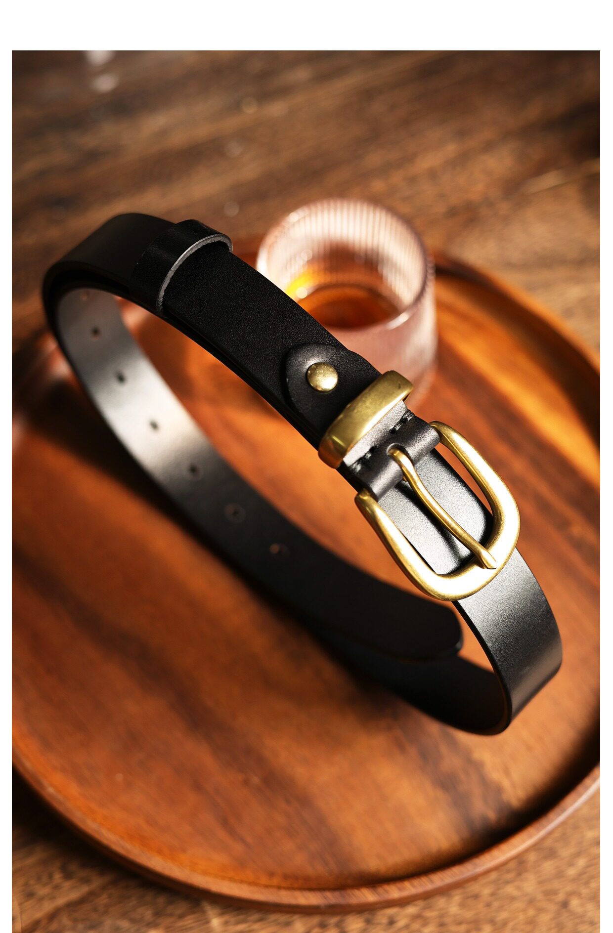 Horseshoe buckle belt