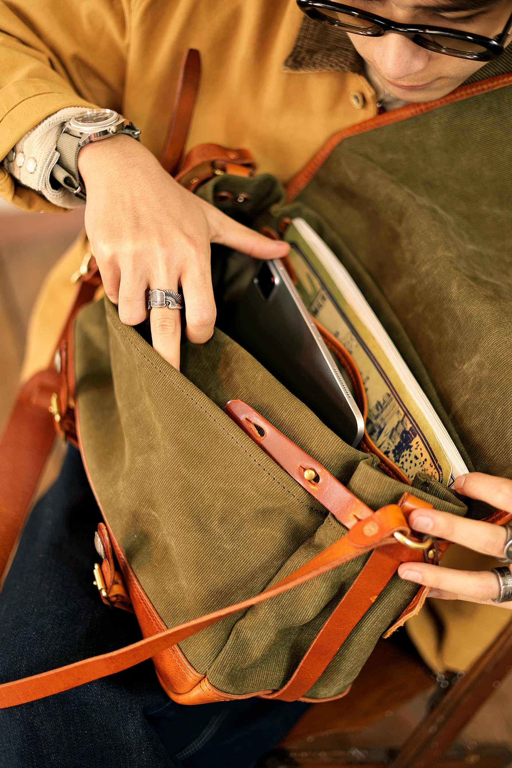 Canvas messenger bag