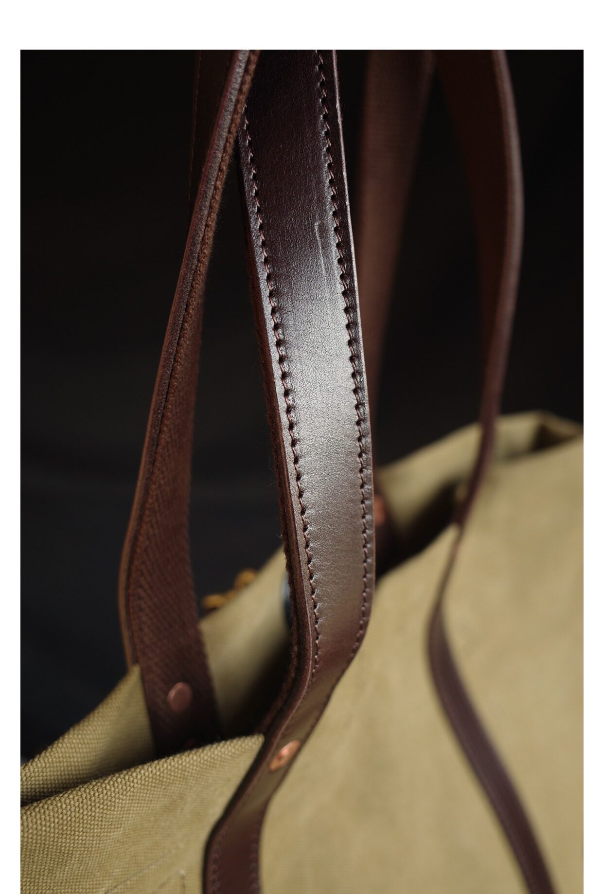 Large capacity crossbody bag