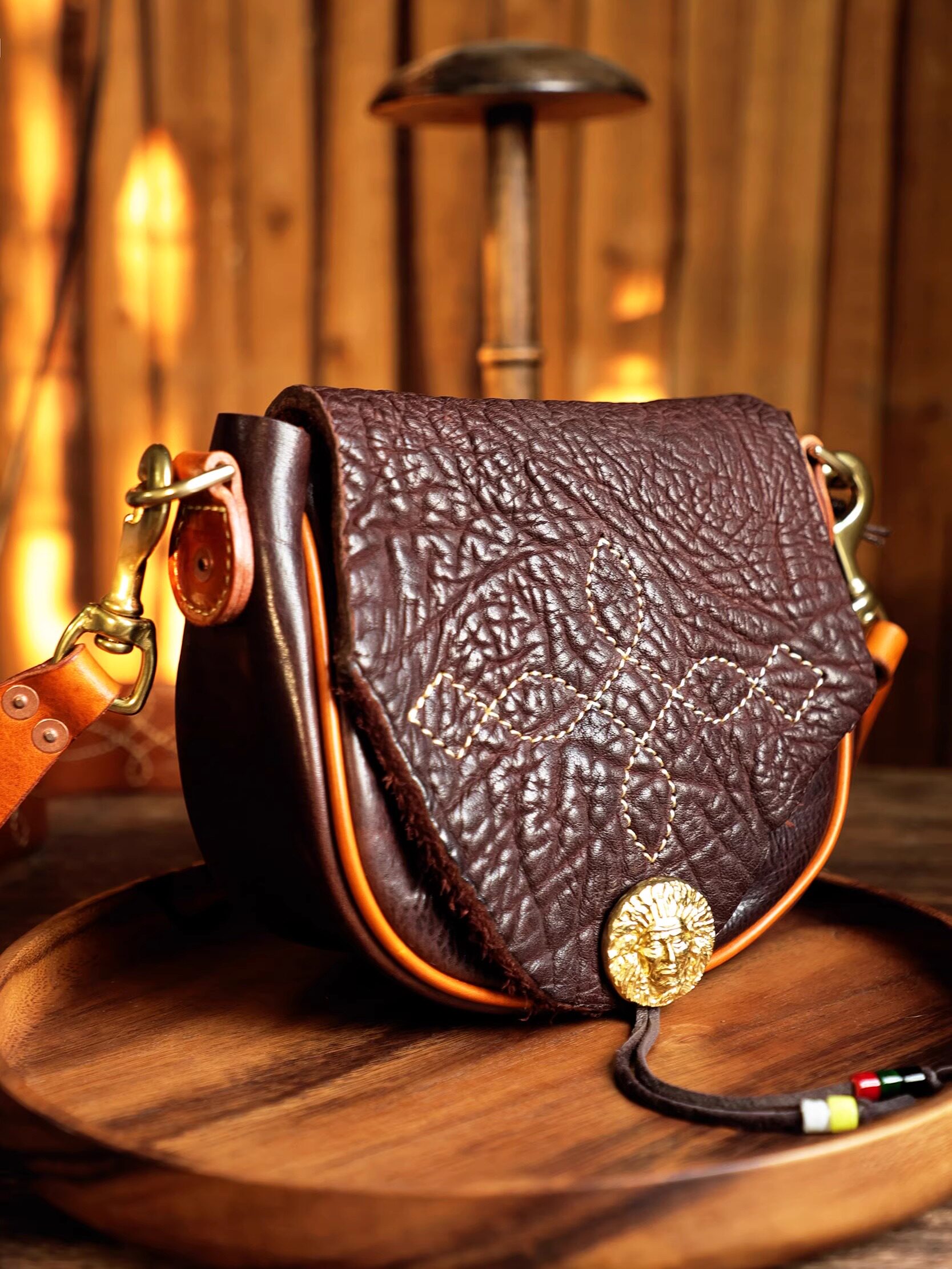 Crossbody saddle bag