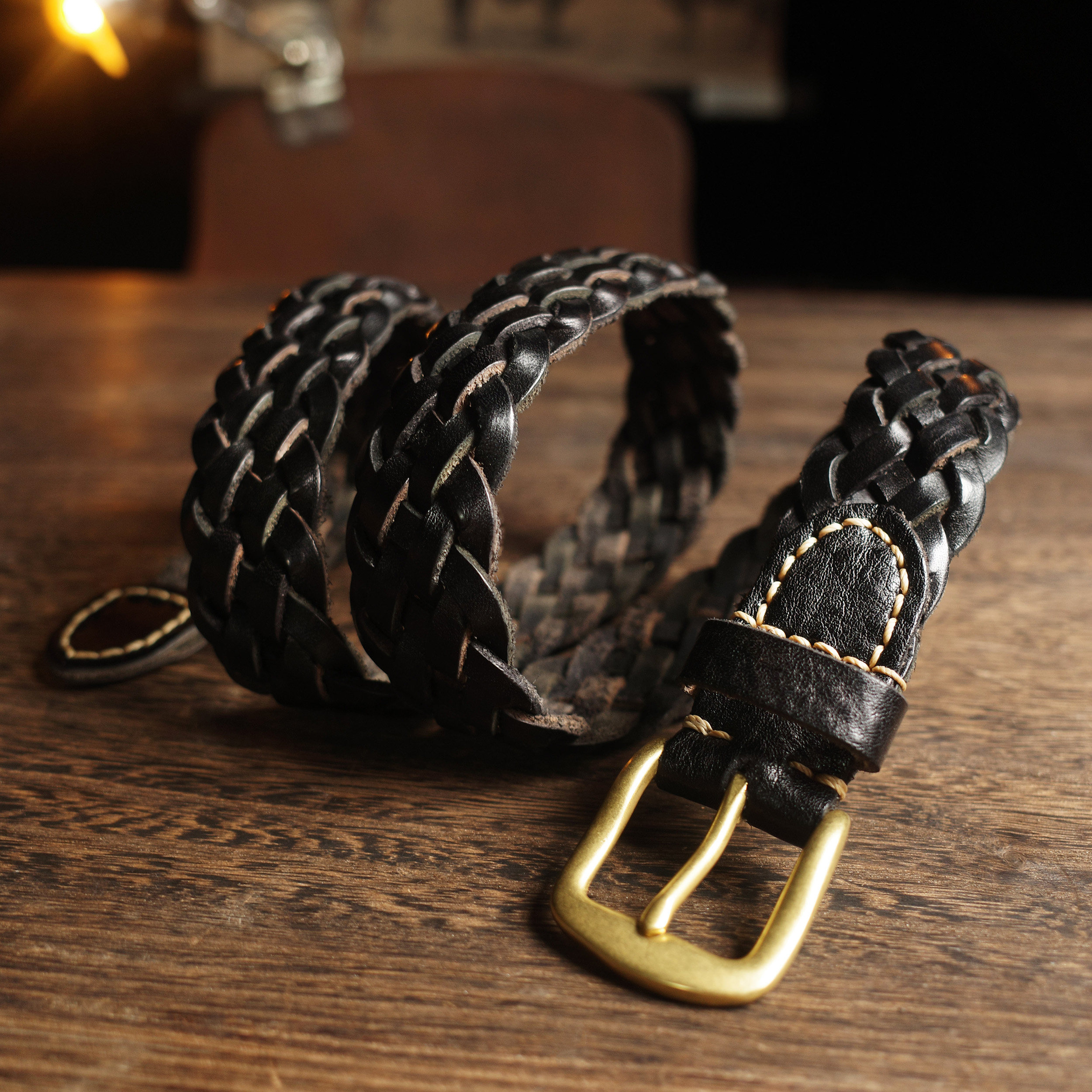 Pure cowhide copper buckle woven belt