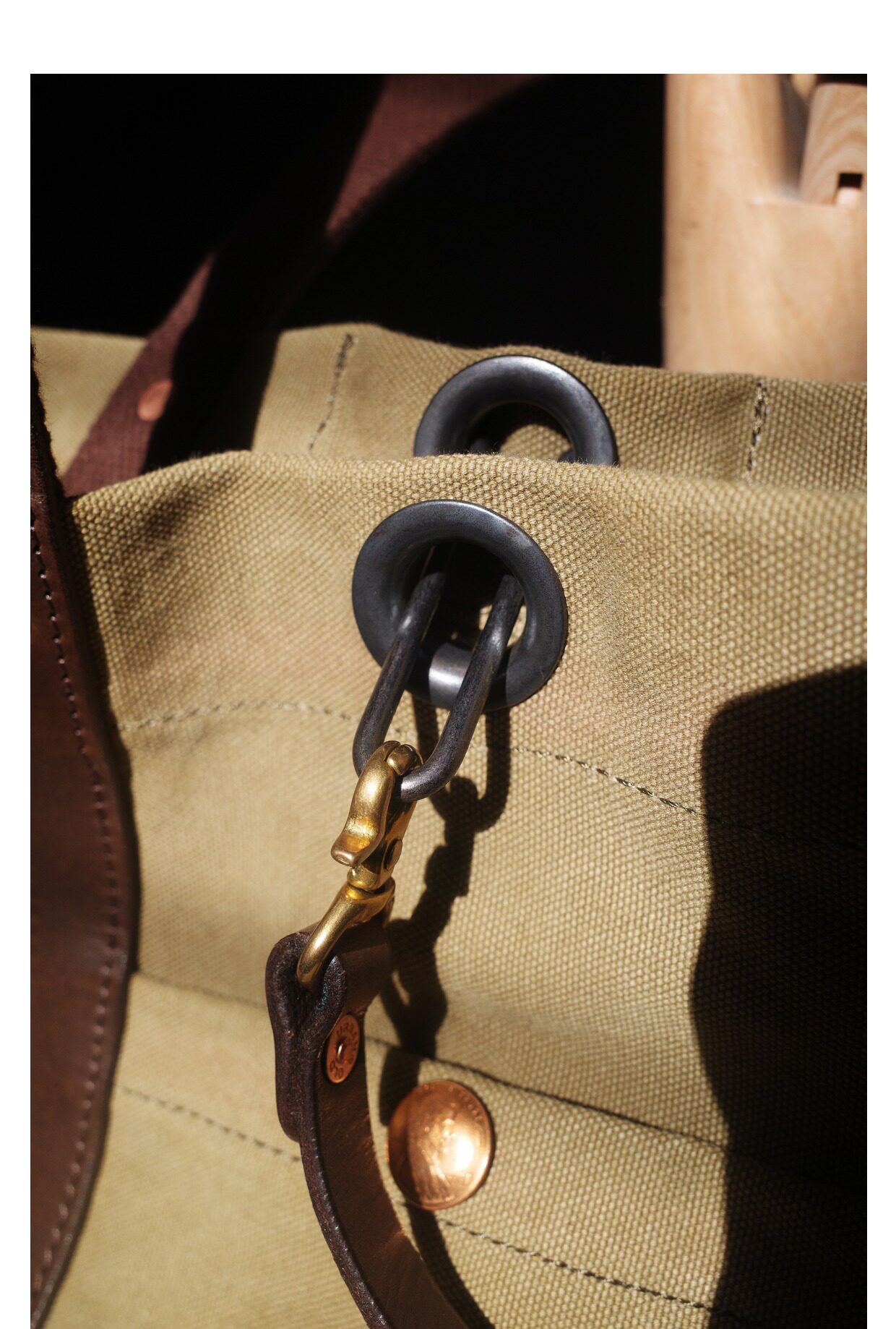 Large capacity crossbody bag