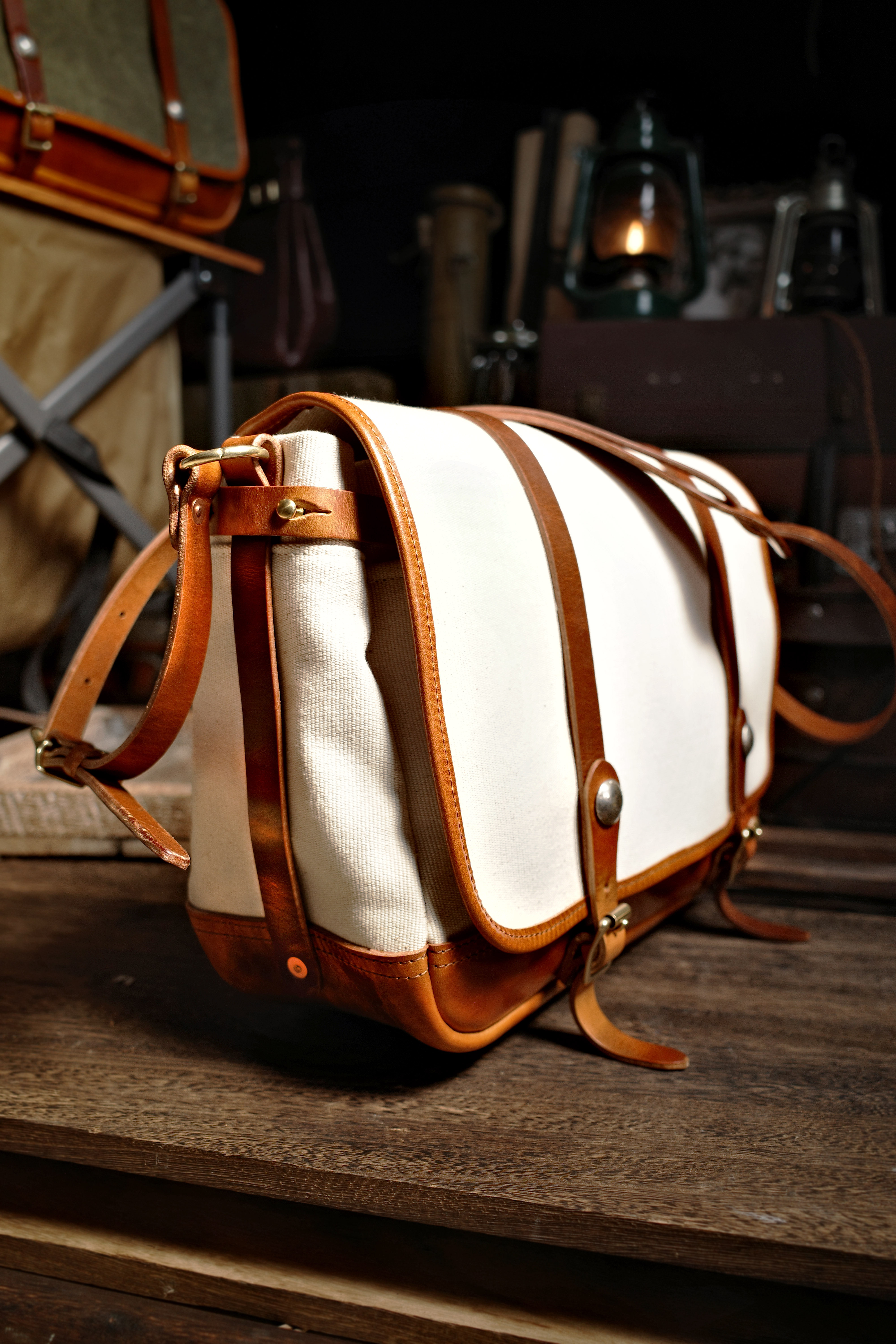 Canvas messenger bag