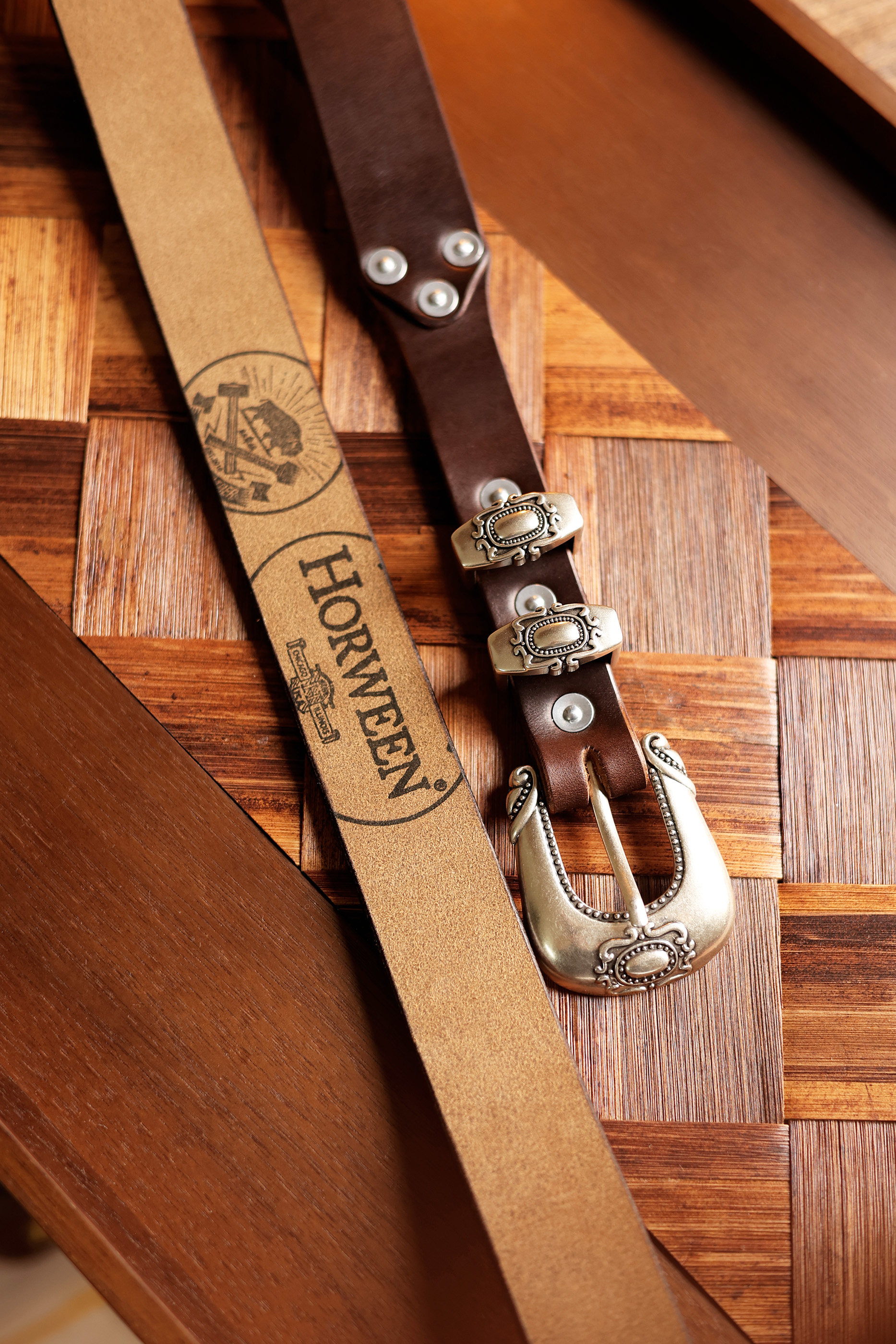 Silver rivet engraved top-grain leather belt 3.5cm