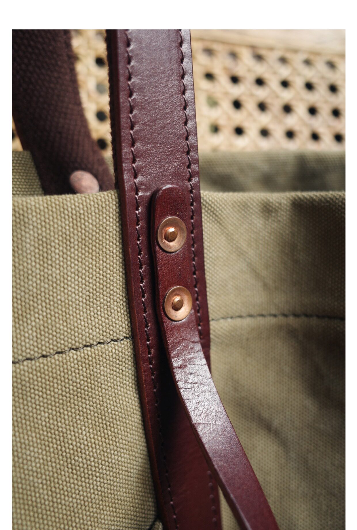 Large capacity crossbody bag