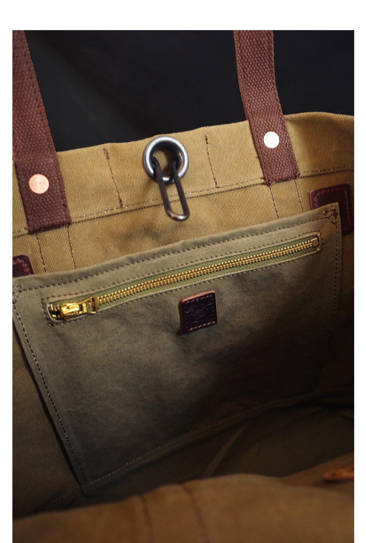 Large capacity crossbody bag