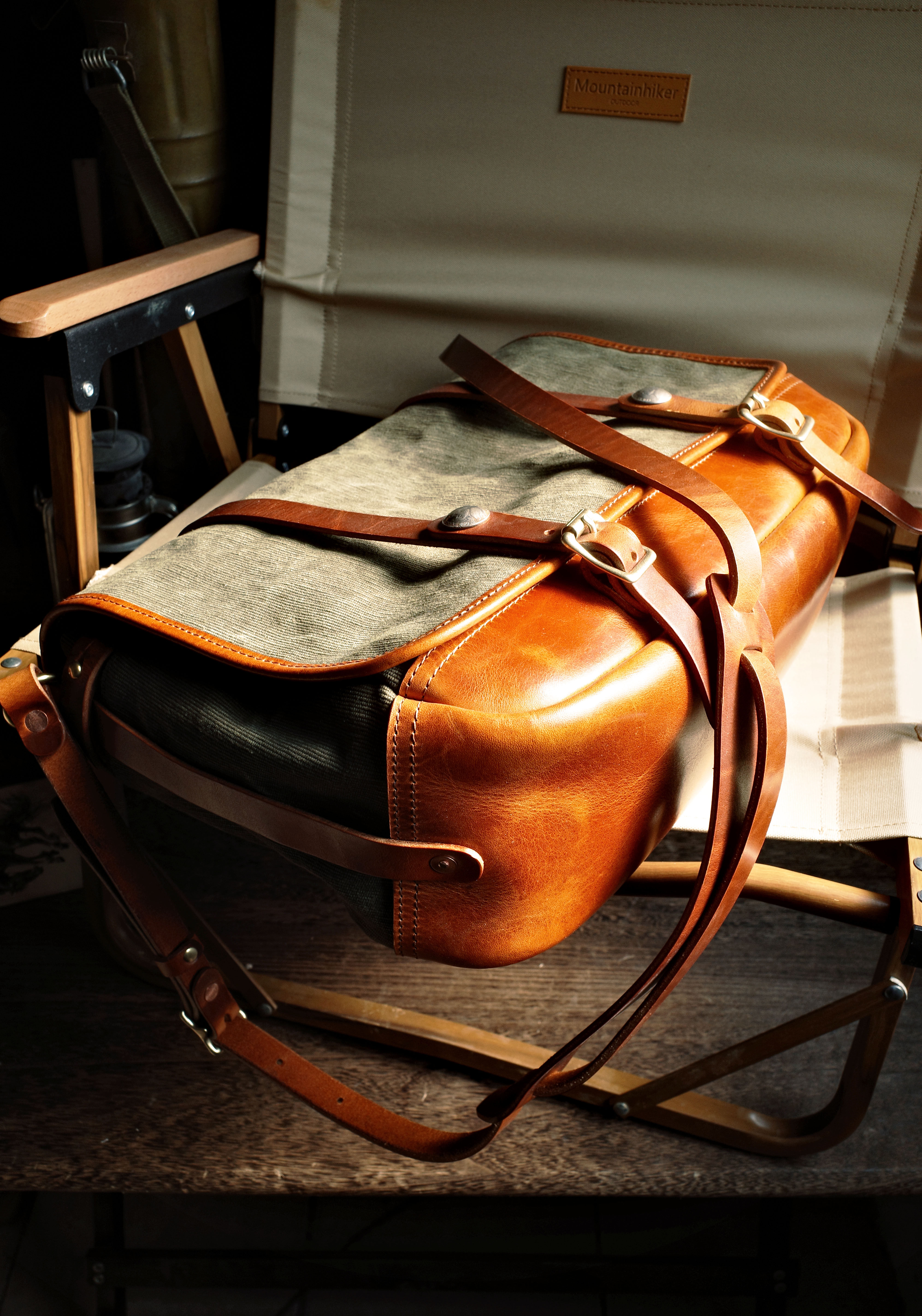 Canvas messenger bag