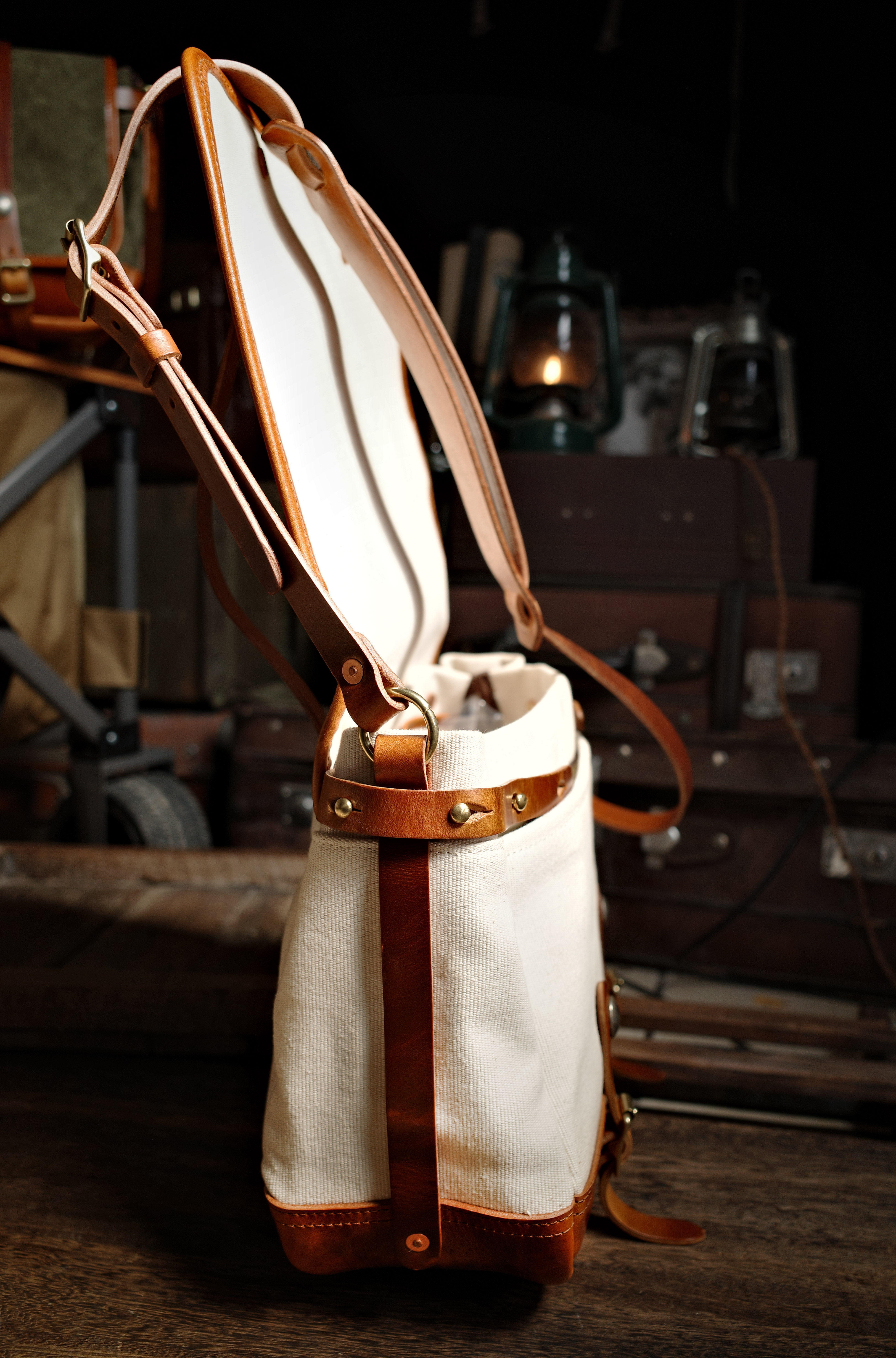 Canvas messenger bag