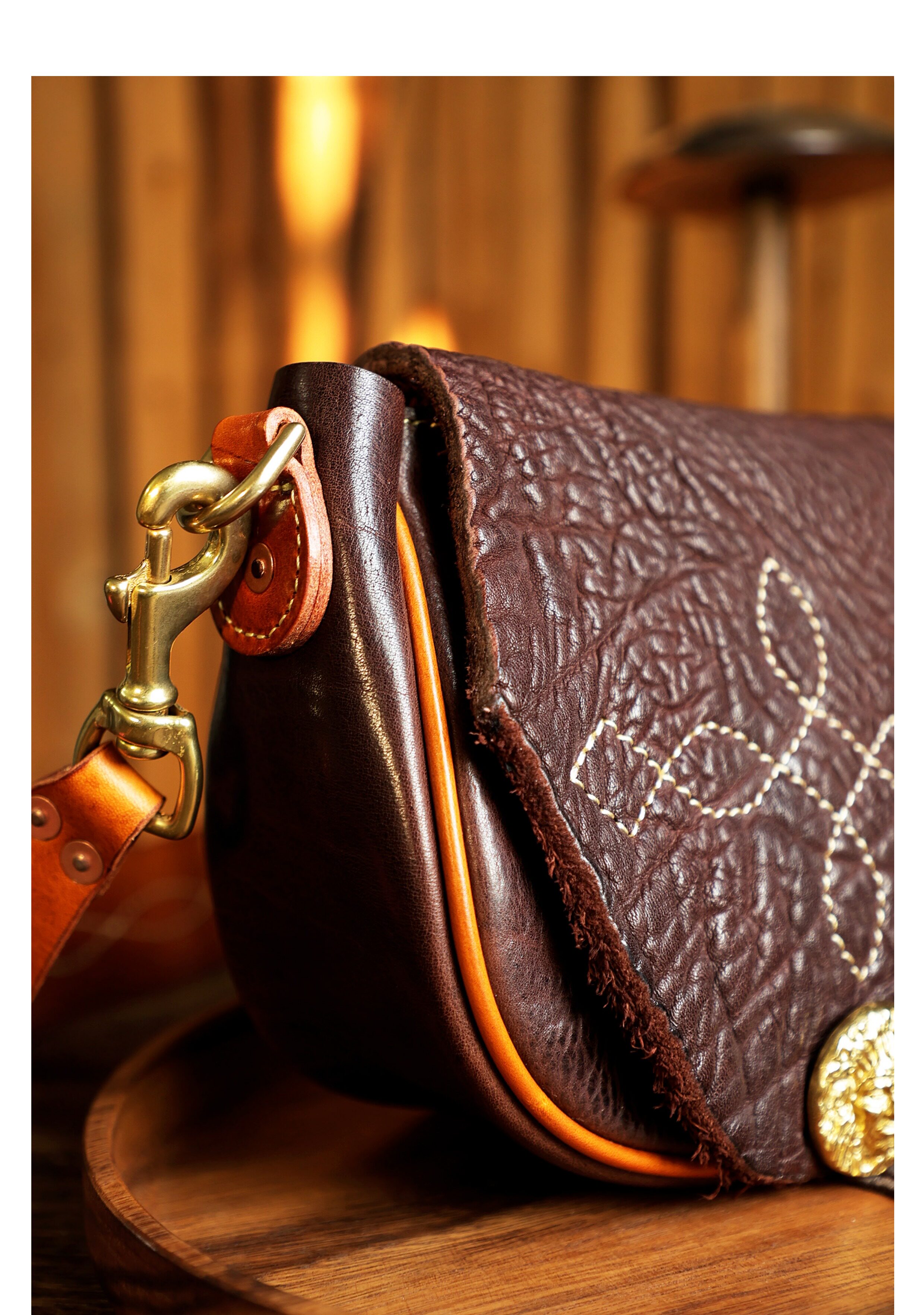 Crossbody saddle bag