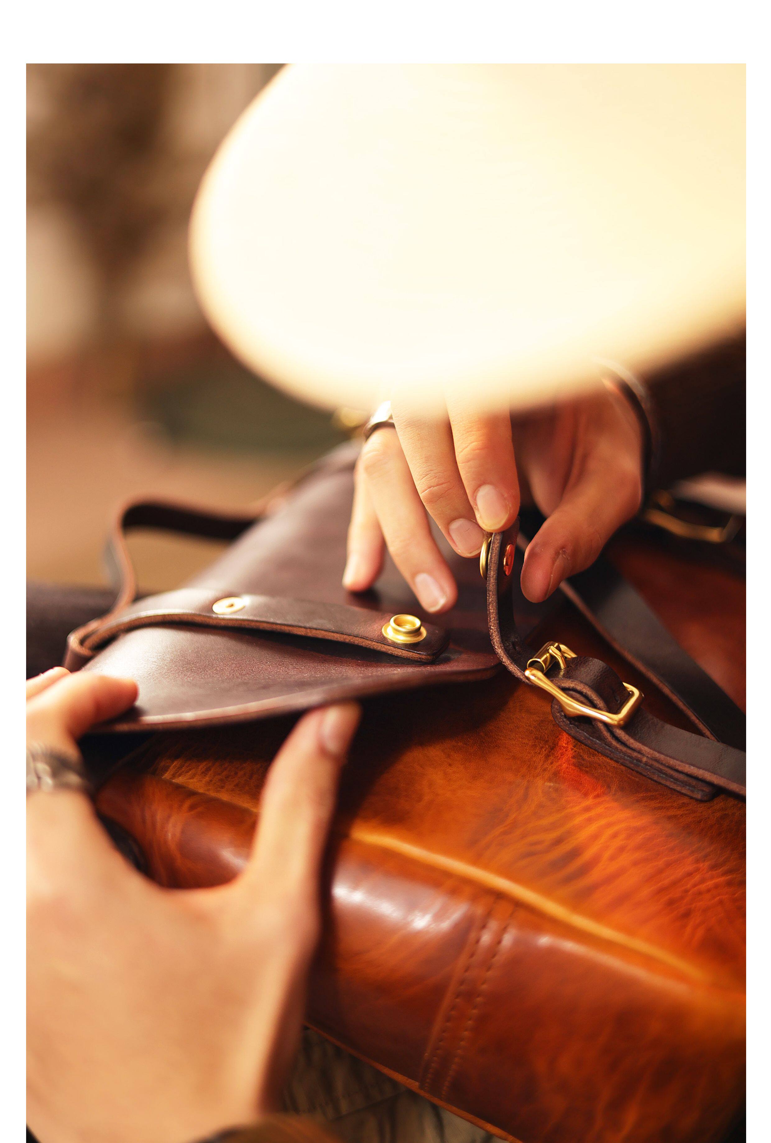 Leather messenger bag