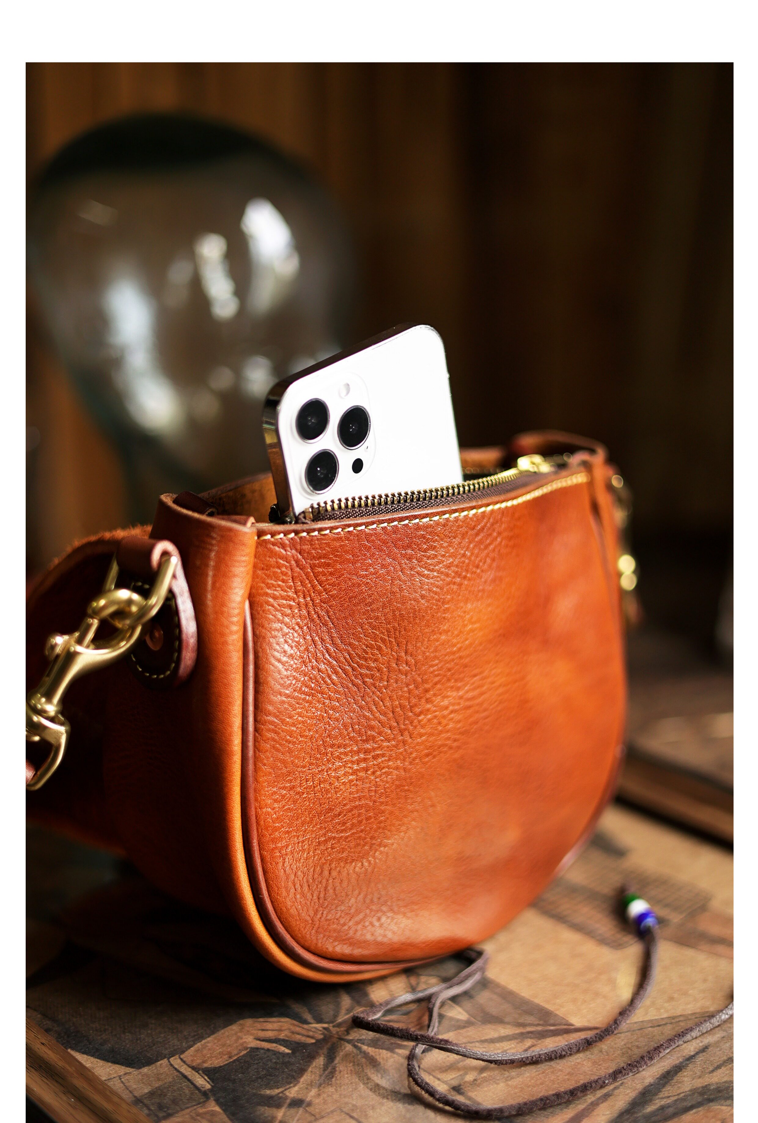 Crossbody saddle bag