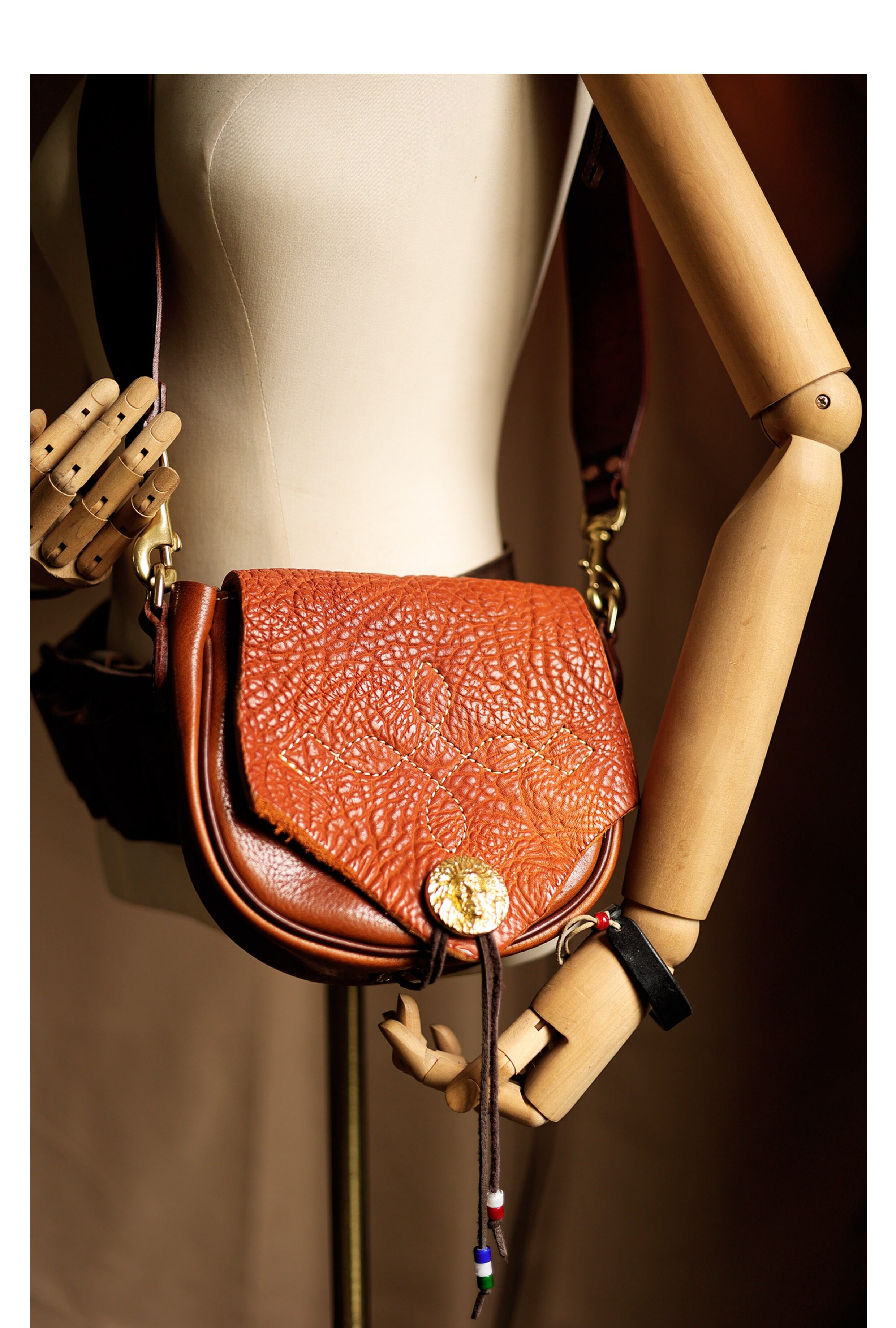 Crossbody saddle bag