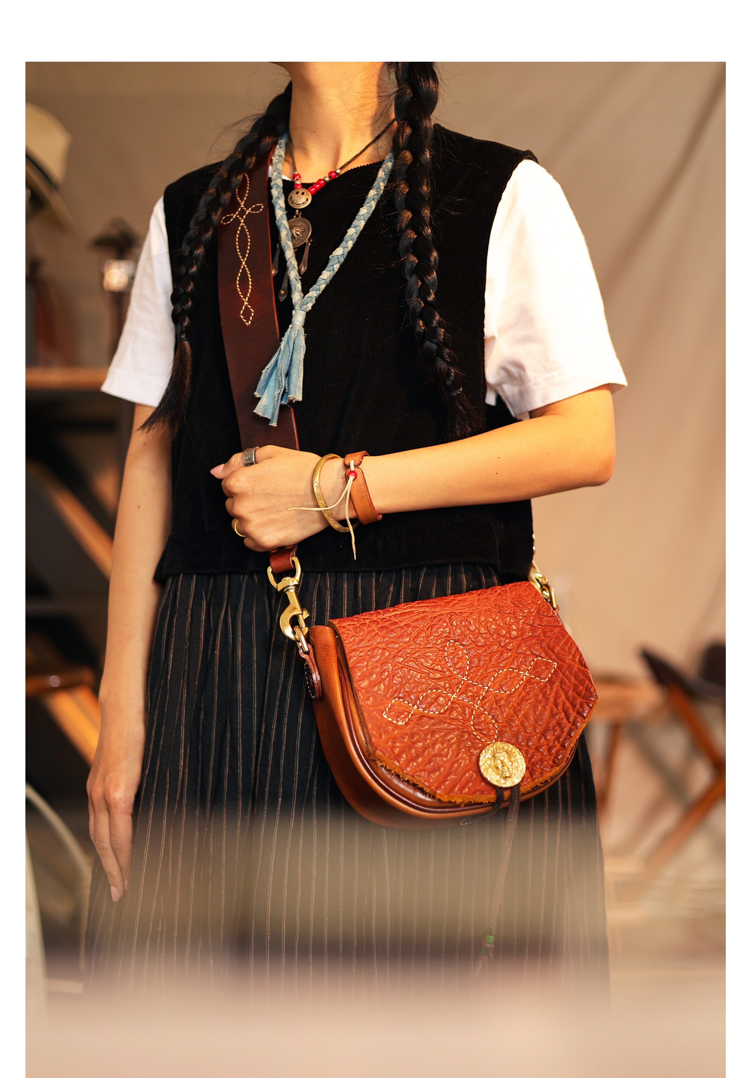 Crossbody saddle bag