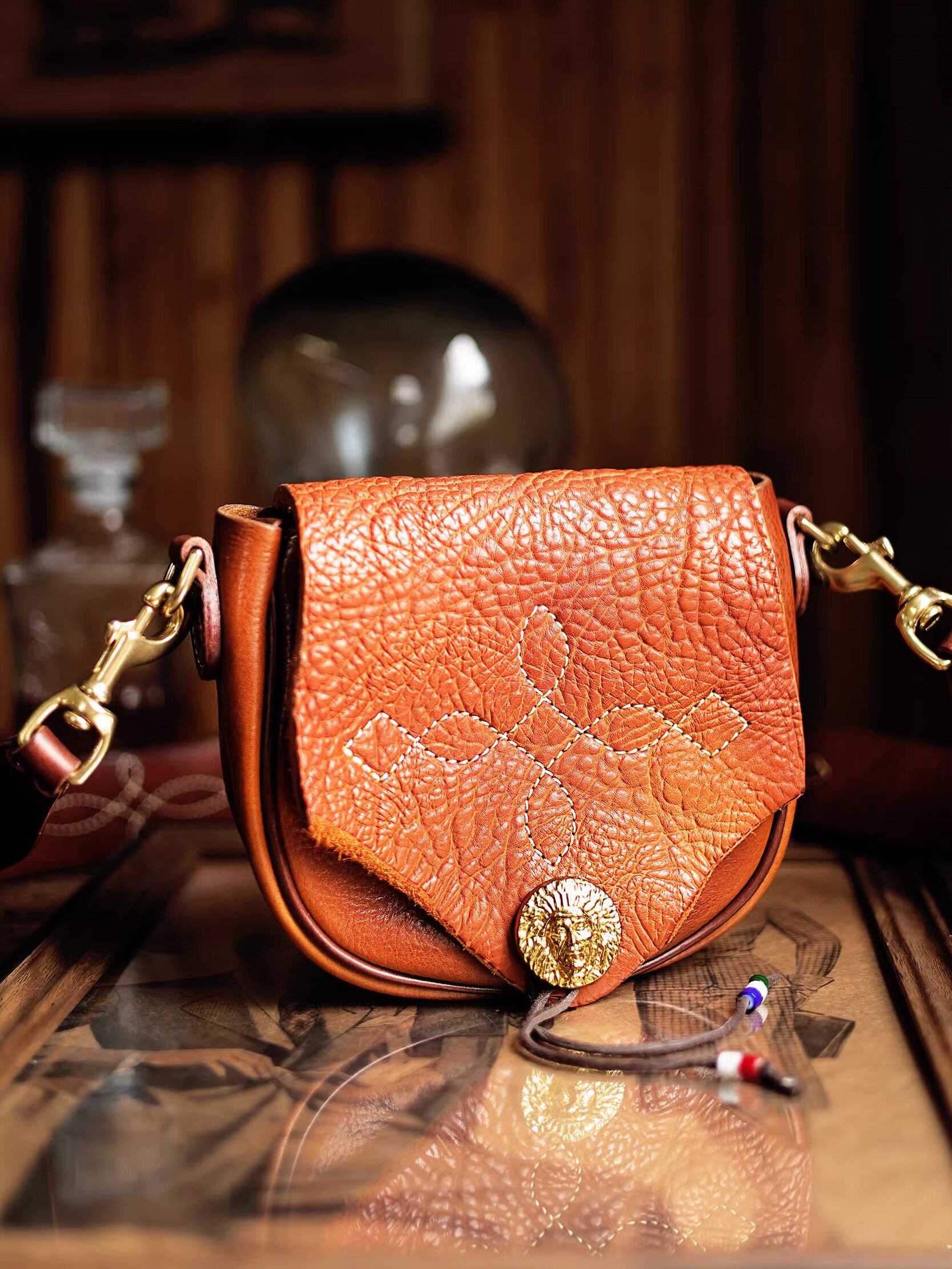 Crossbody saddle bag