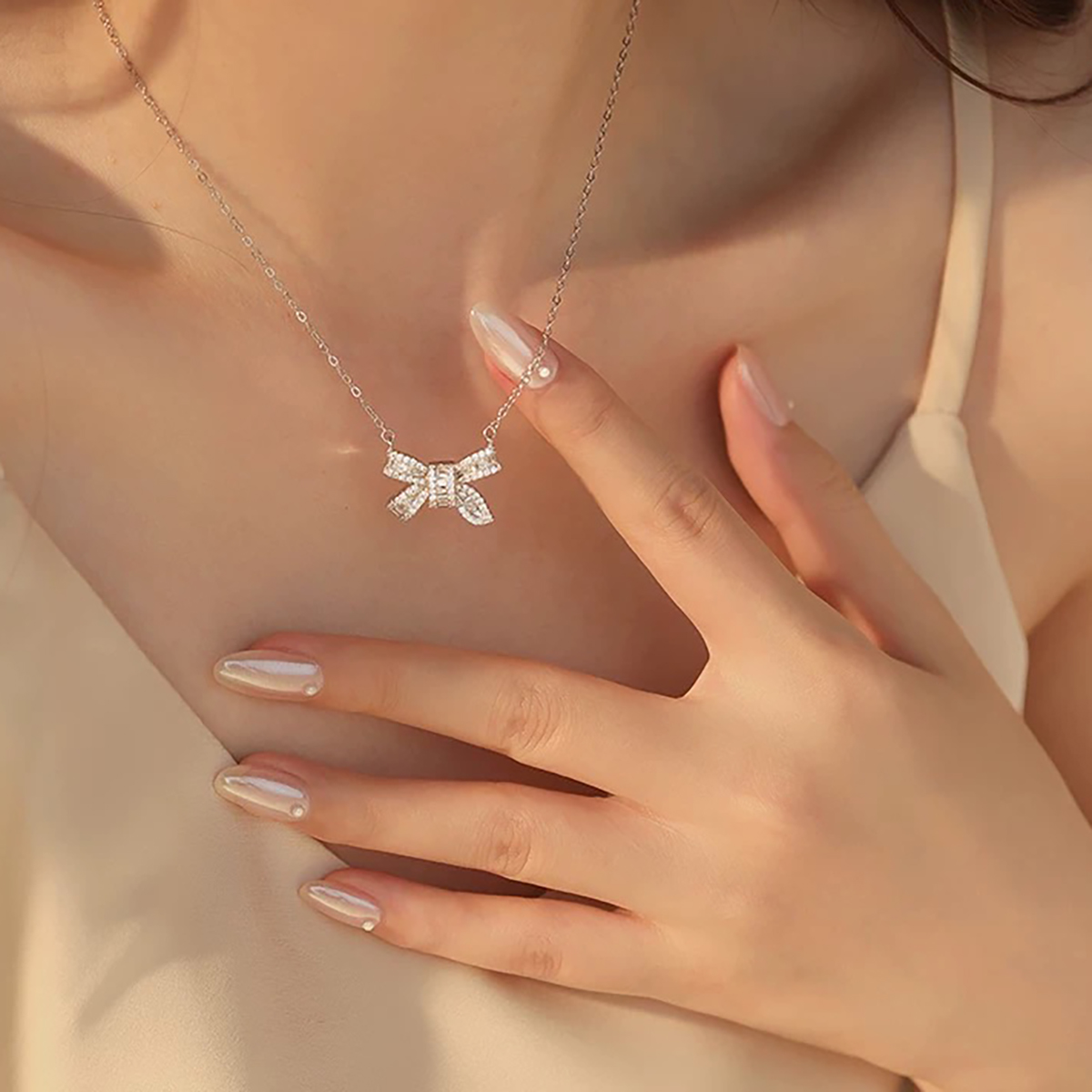 Moissanite 0.8ct Bow-tie Pendant Necklace