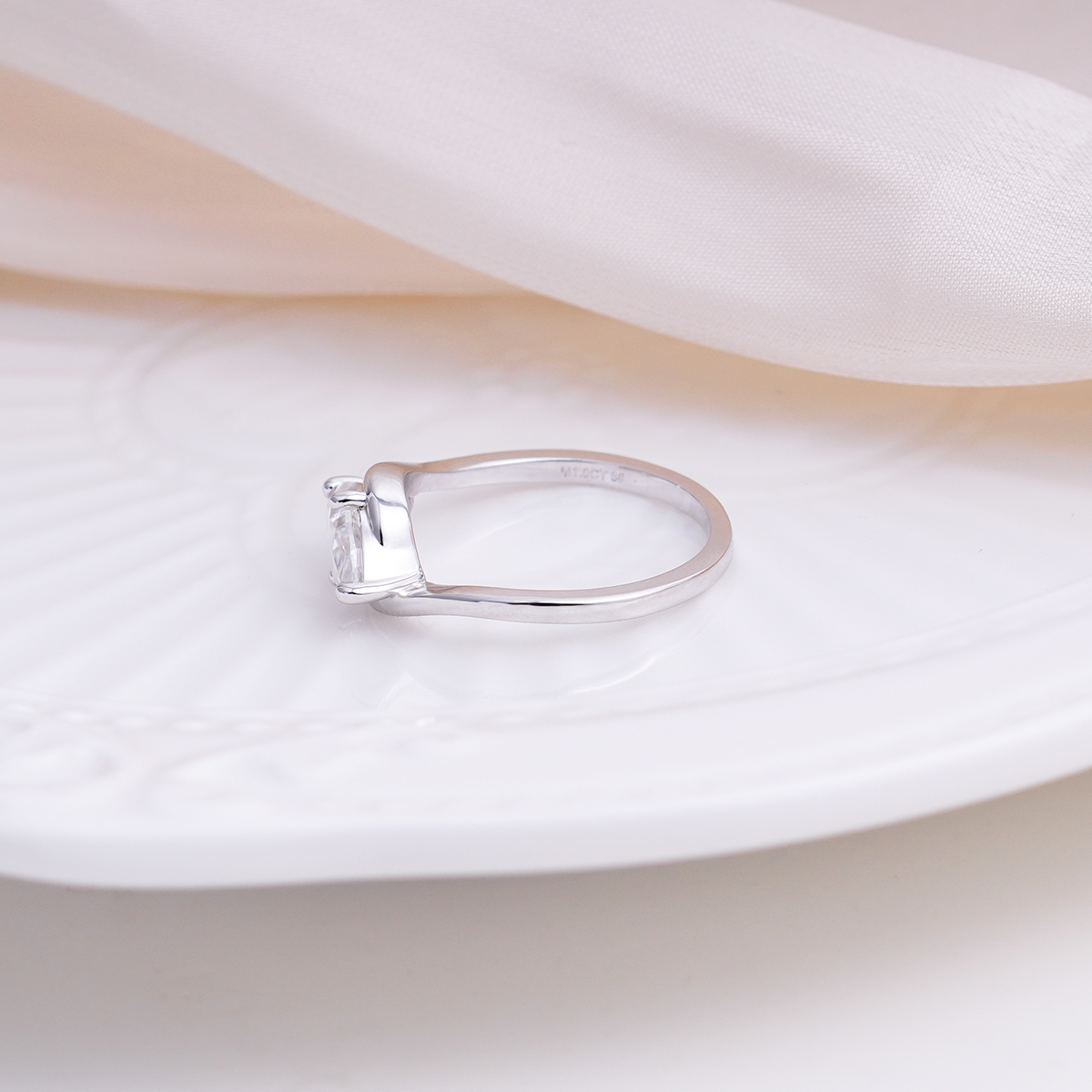 Moissanite 1ct Rippling Romance Marquise Solitaire Ring
