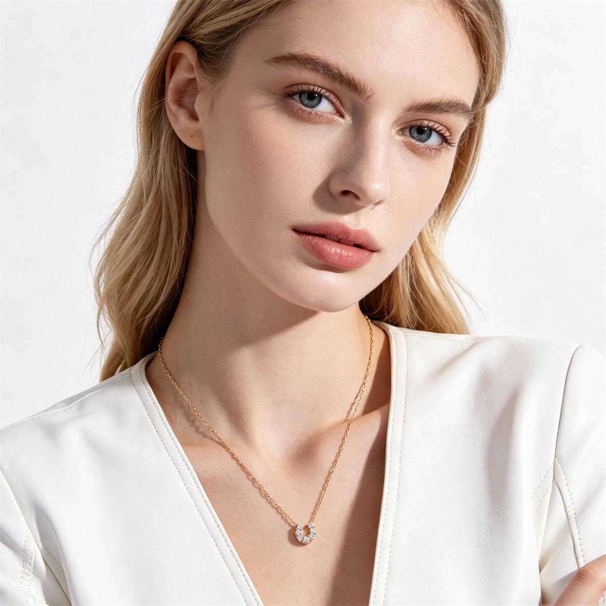 Moissanite Lucky Glow Horseshoe Pendant Necklace