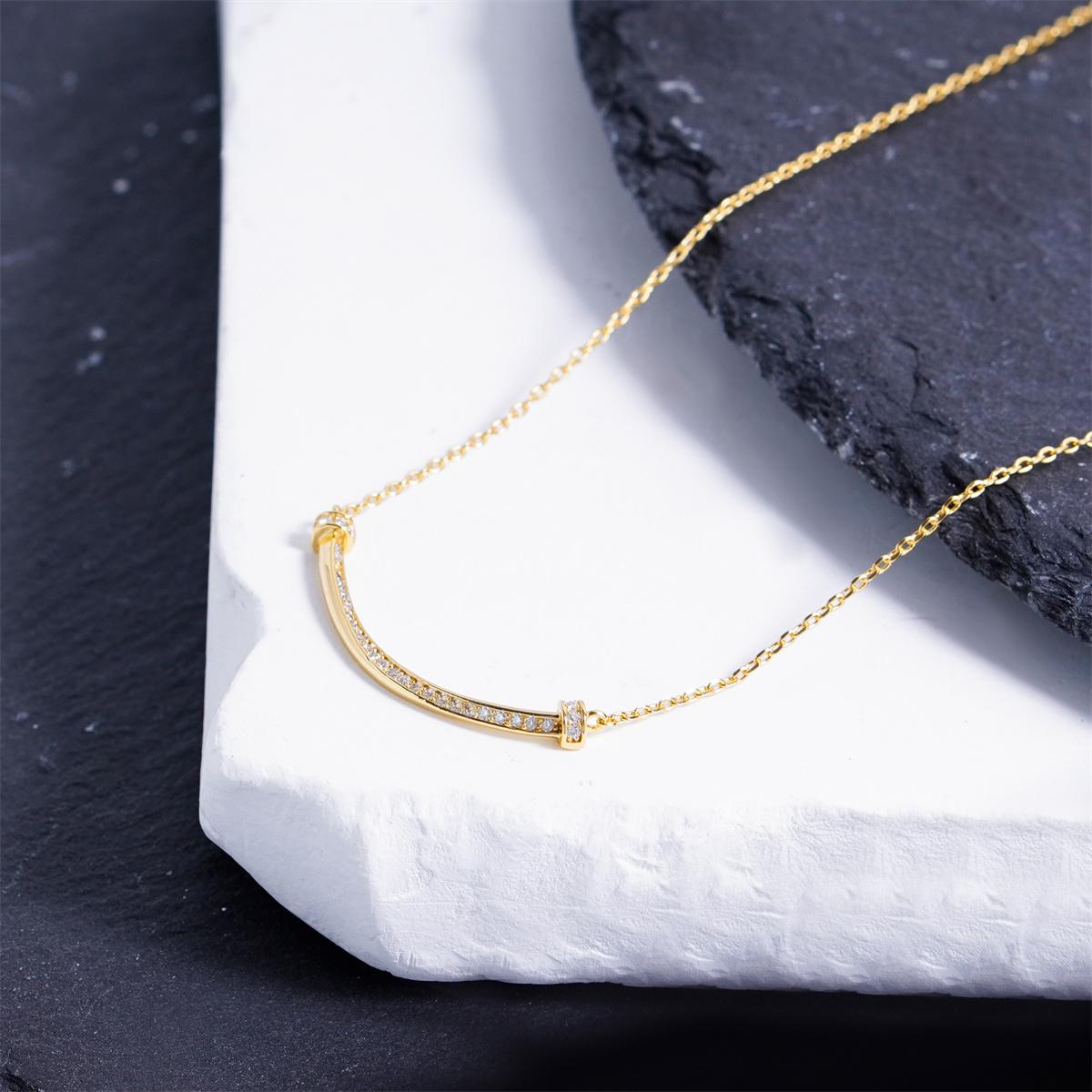 Luna Curve Pendant Necklace
