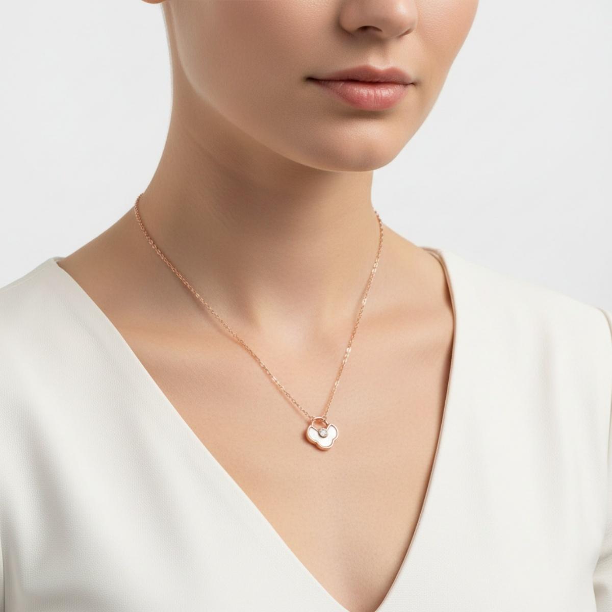 Moissanite Rose Aura Four-Leaf Clover Pendant Necklace