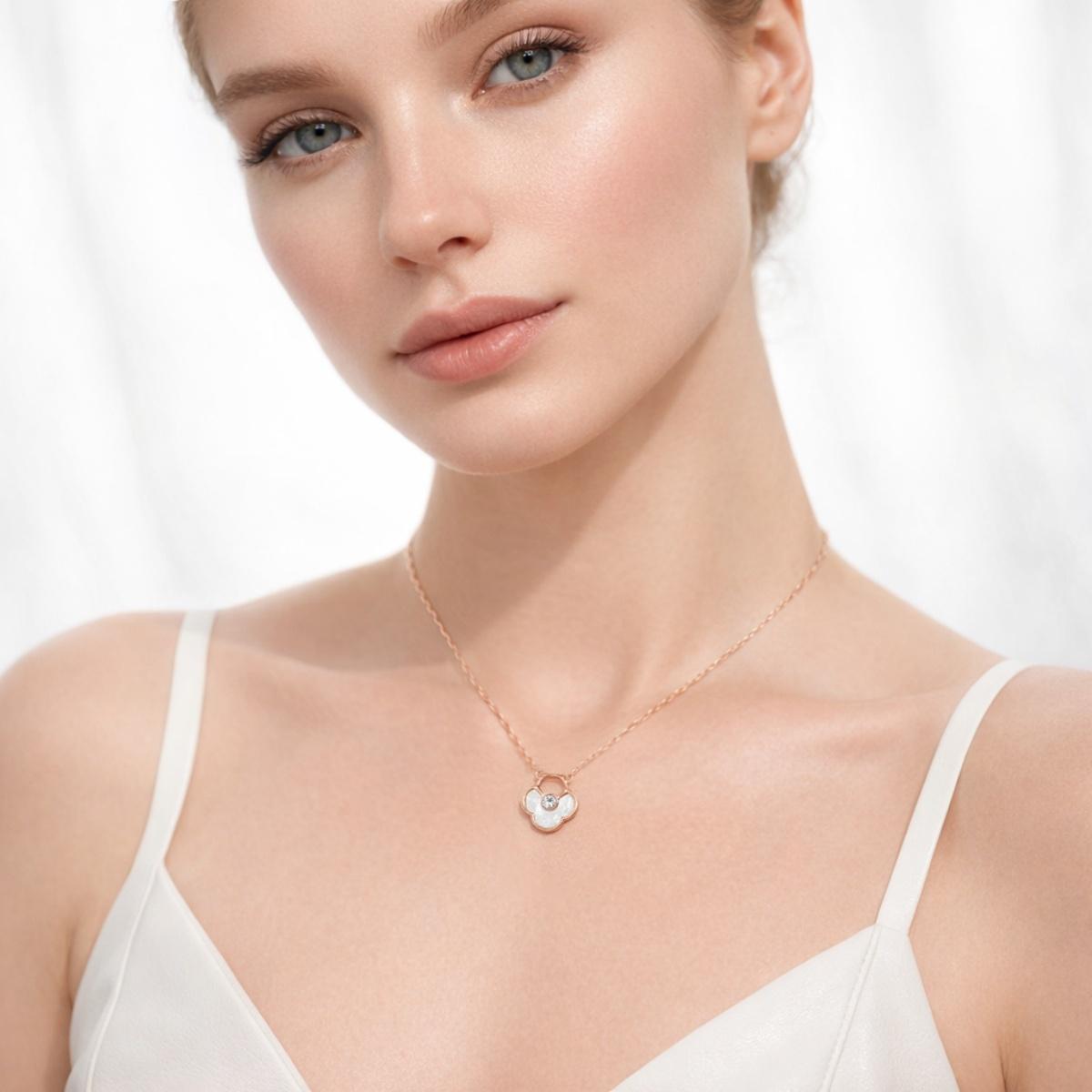 Moissanite Rose Aura Four-Leaf Clover Pendant Necklace