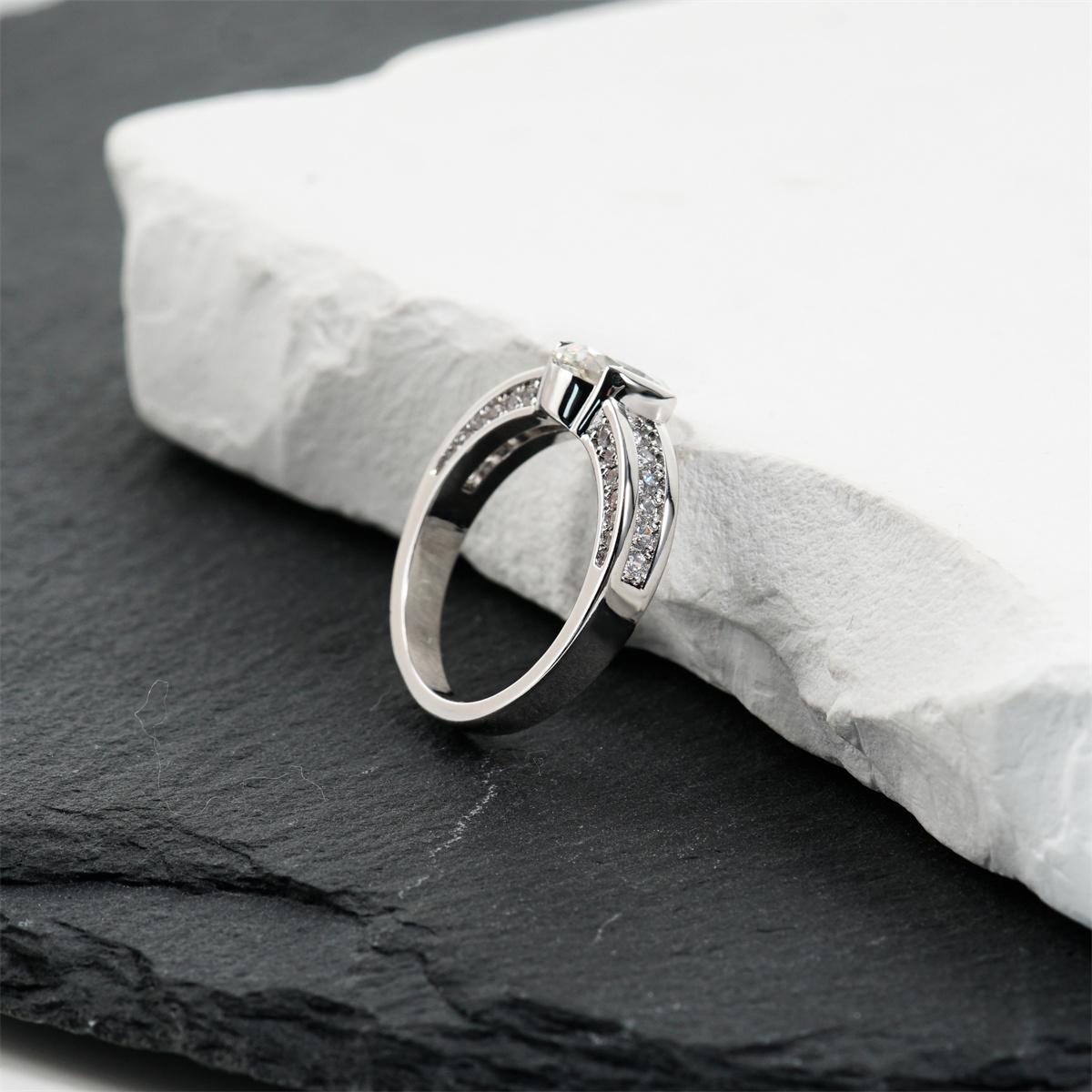 Moissanite 1.8ct Fortune Glow Oval Ring