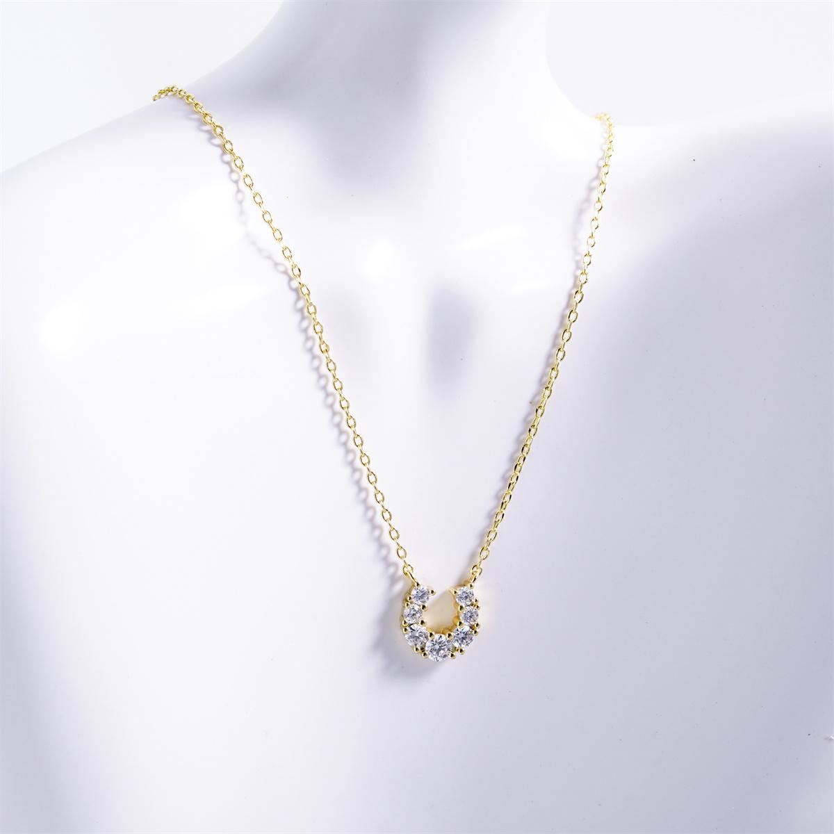 Moissanite Lucky Glow Horseshoe Pendant Necklace