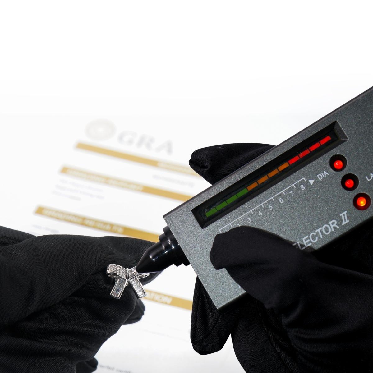 Moissanite Twinkle Bow Stud Earrings