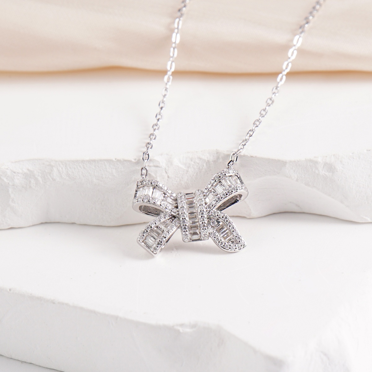 Moissanite 0.8ct Bow-tie Pendant Necklace