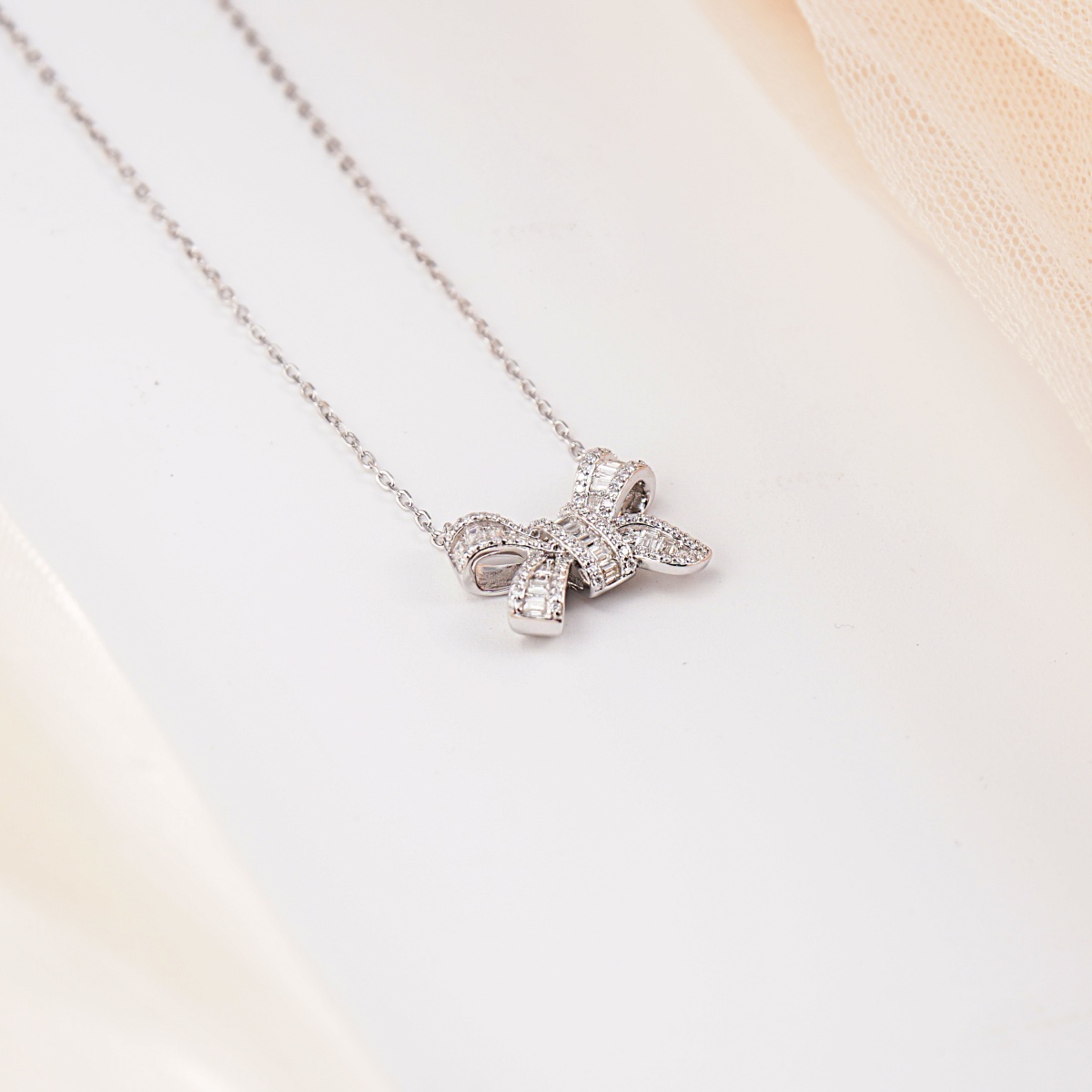 Moissanite 0.8ct Bow-tie Pendant Necklace