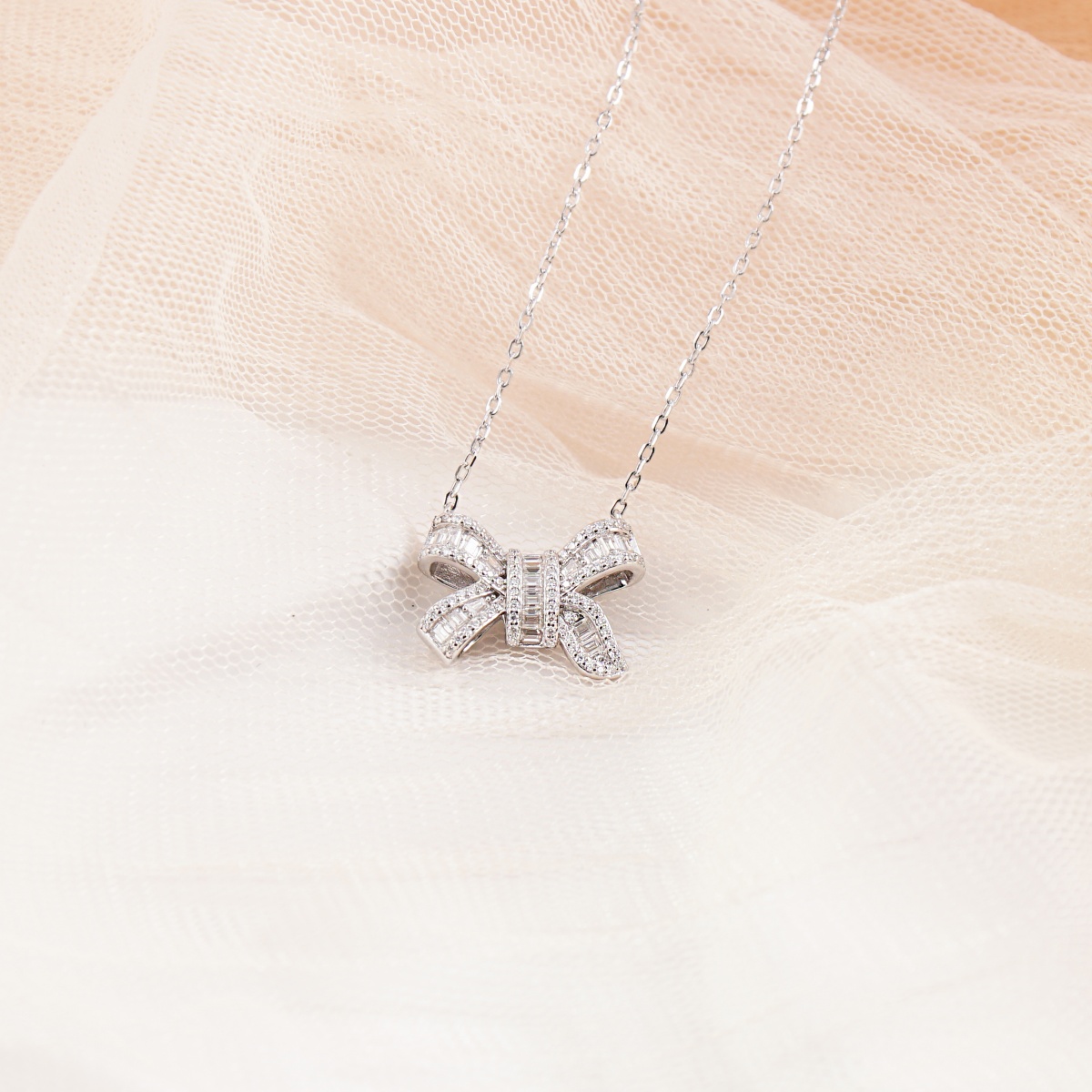 Moissanite 0.8ct Bow-tie Pendant Necklace