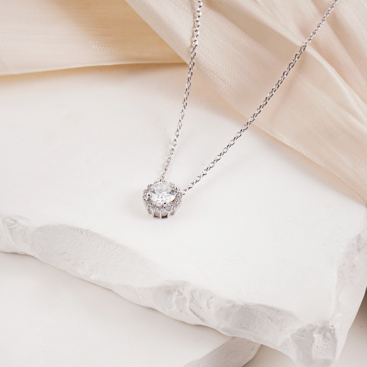 Moissanite 1ct Sunflower Pendant Necklace Flower Pendant