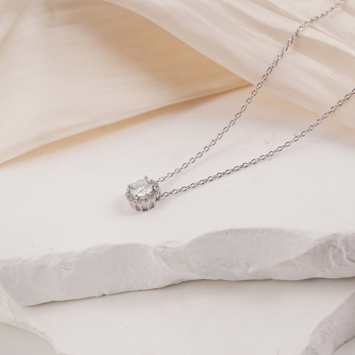 Moissanite 1ct Sunflower Pendant Necklace Flower Pendant