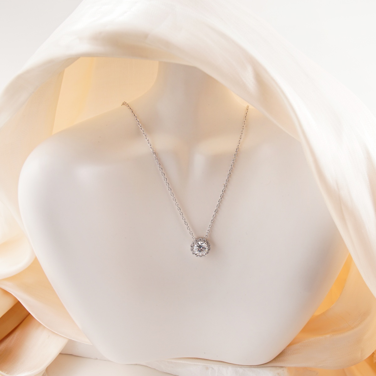 Moissanite 1ct Sunflower Pendant Necklace Flower Pendant