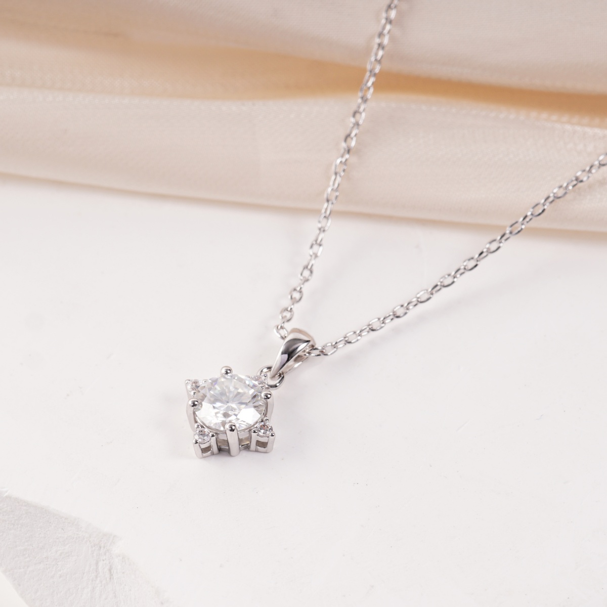 Moissanite 1ct Starburst Halo Pendant Necklace