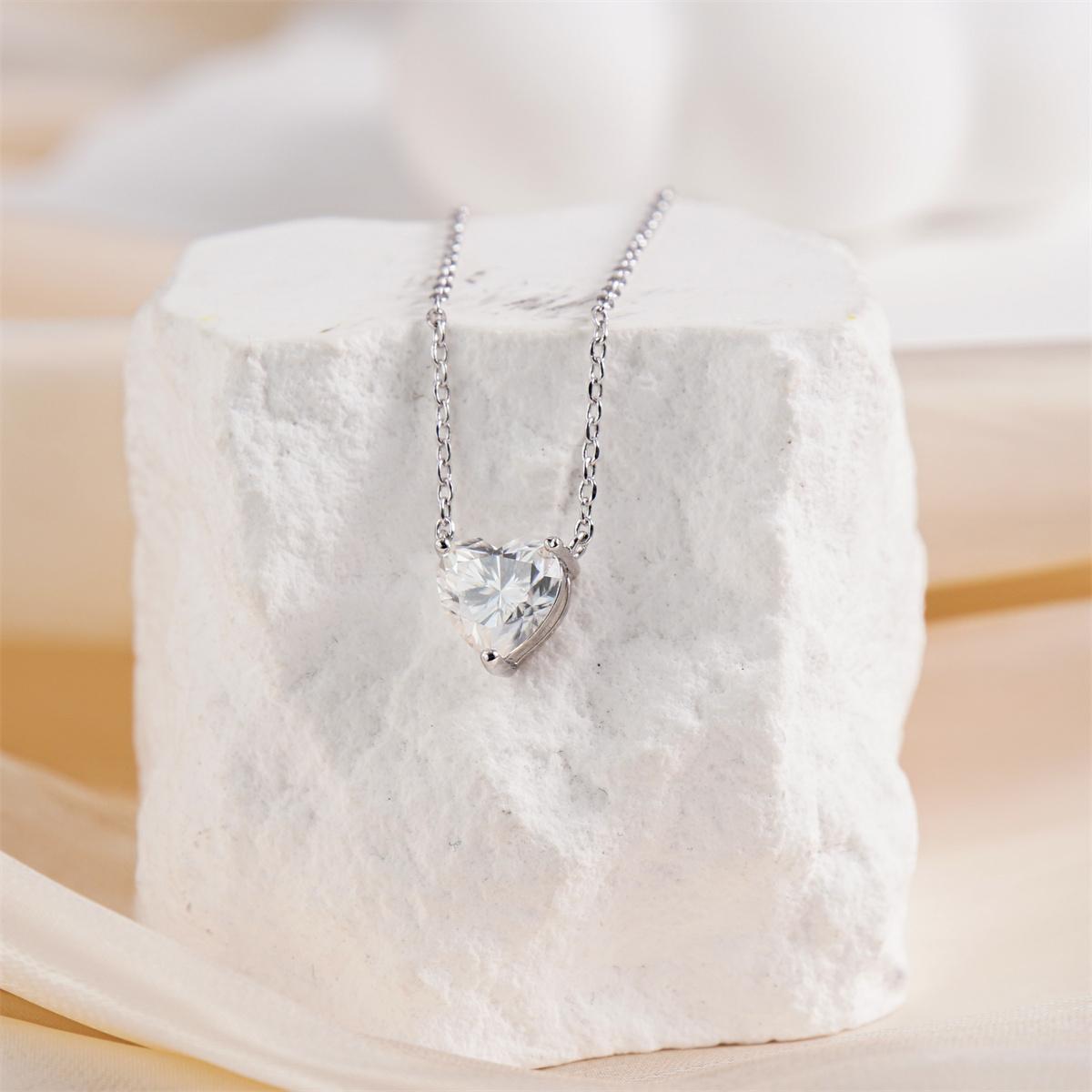 Moissanite 2ct Romantic Heart Pendant Necklace
