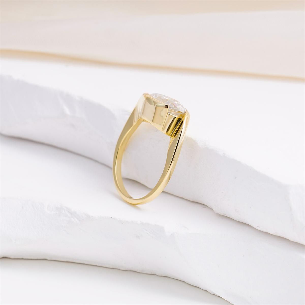 Moissanite 3ct Eternal Focus Oval Ring