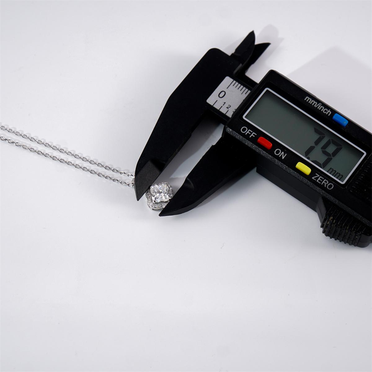 Moissanite 1.1ct Bling Luxury Four-Leaf Clover Pendant Necklace