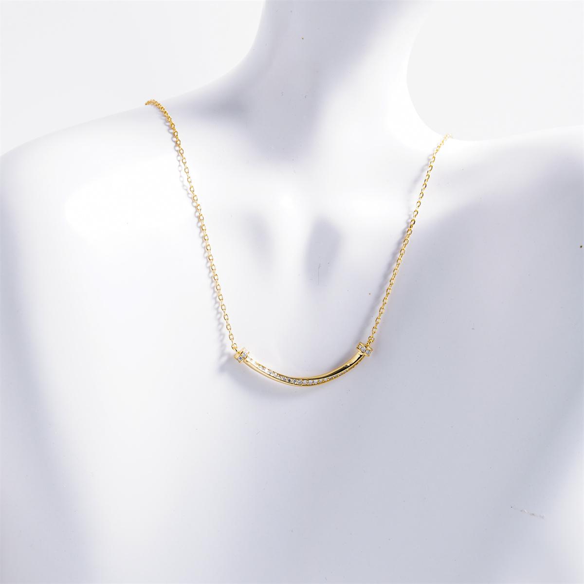 Luna Curve Pendant Necklace