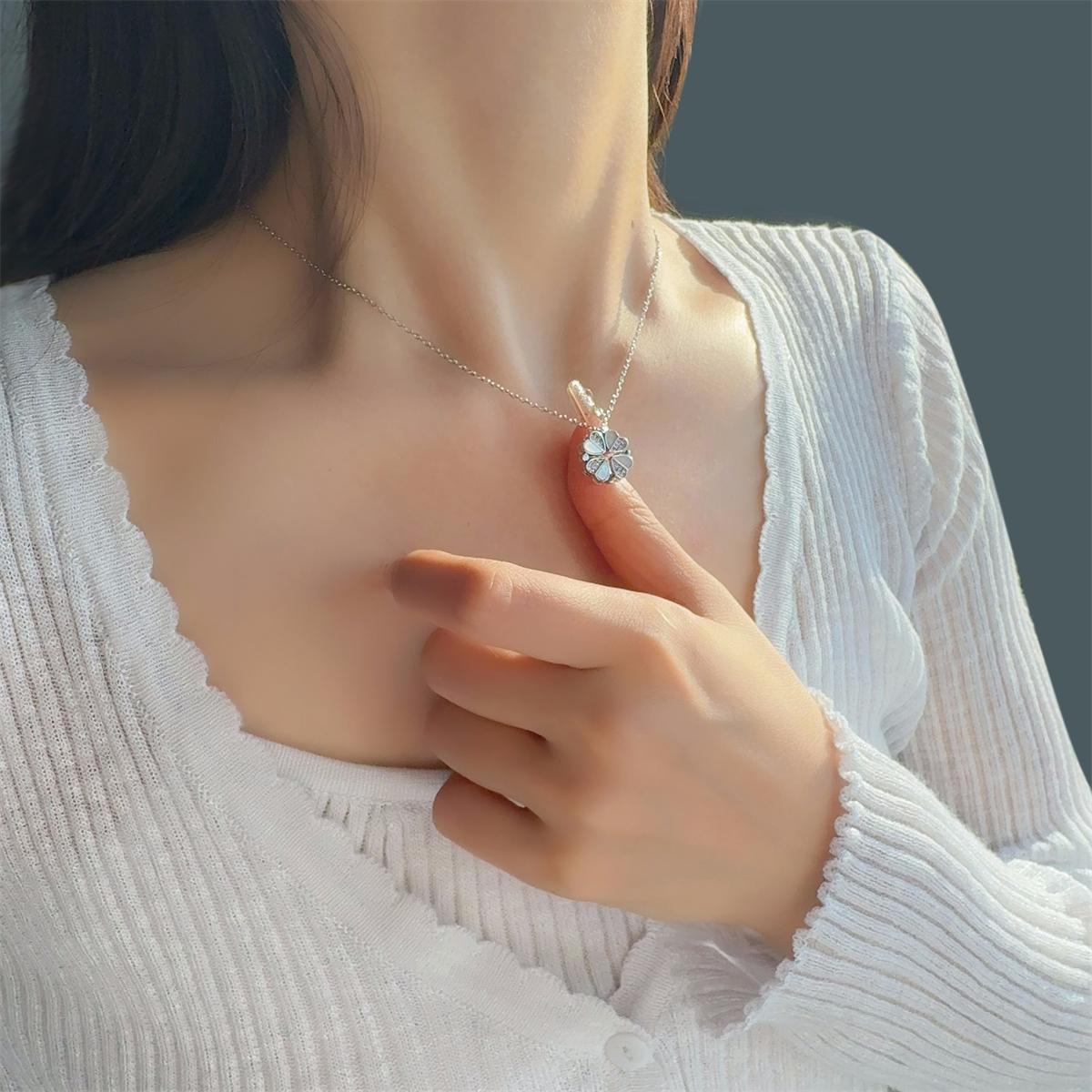 Moissanite 0.1ct Convertible Lucky Four-Leaf Clover Pendant Necklace