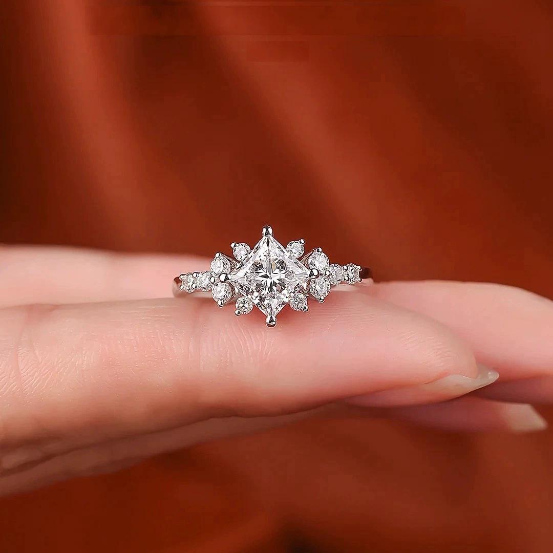 Moissanite 1ct Vintage Starburst Princess Ring