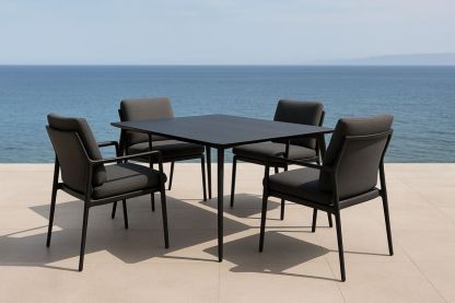 Set da pranzo quadrato in metallo nero con 4 sedie imbottite per esterni