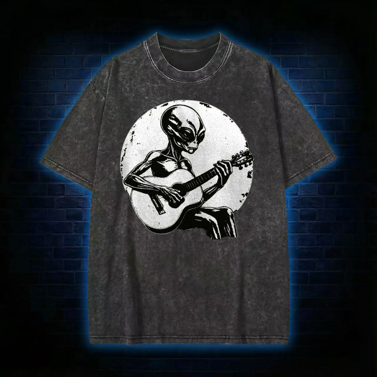 Alien Playing Guitar Graphic Washed T-shirt