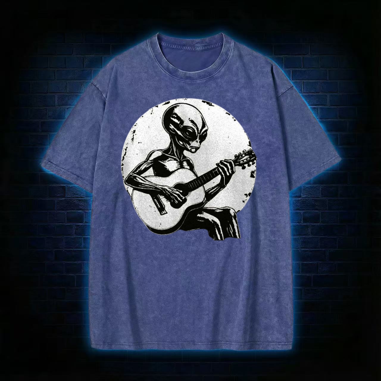 Alien Playing Guitar Graphic Washed T-shirt