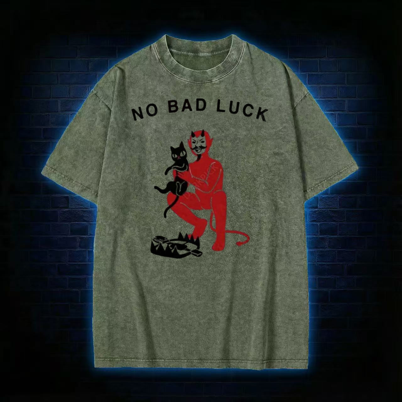 "No Bad Luck" Devil & Black Cat Graphic Washed T-shirt