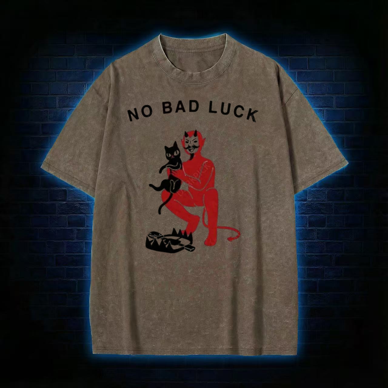 "No Bad Luck" Devil & Black Cat Graphic Washed T-shirt