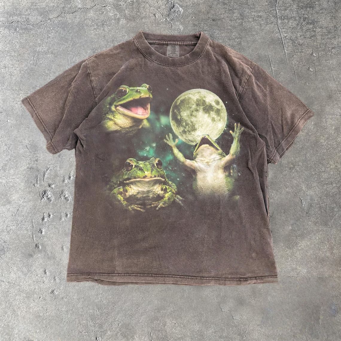 Frog Moon Vintage Style Washed T-Shirt