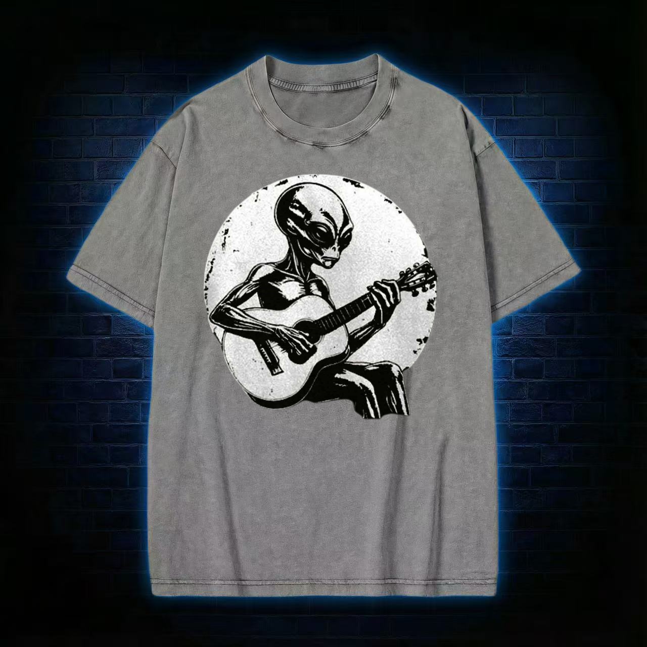 Alien Playing Guitar Graphic Washed T-shirt